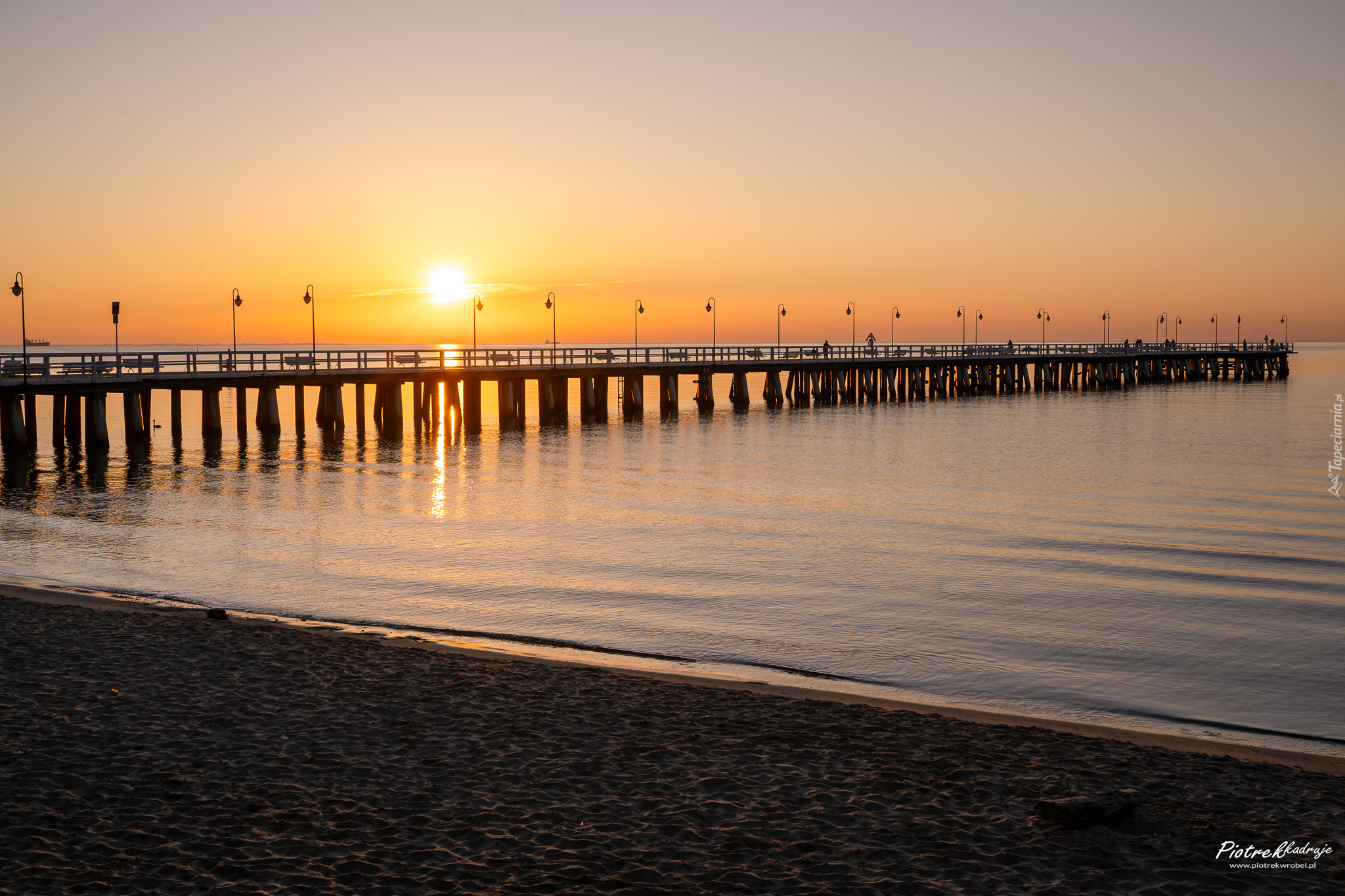 Zachód słońca, Morze Bałtyckie, Molo, Plaża, Gdynia, Polska