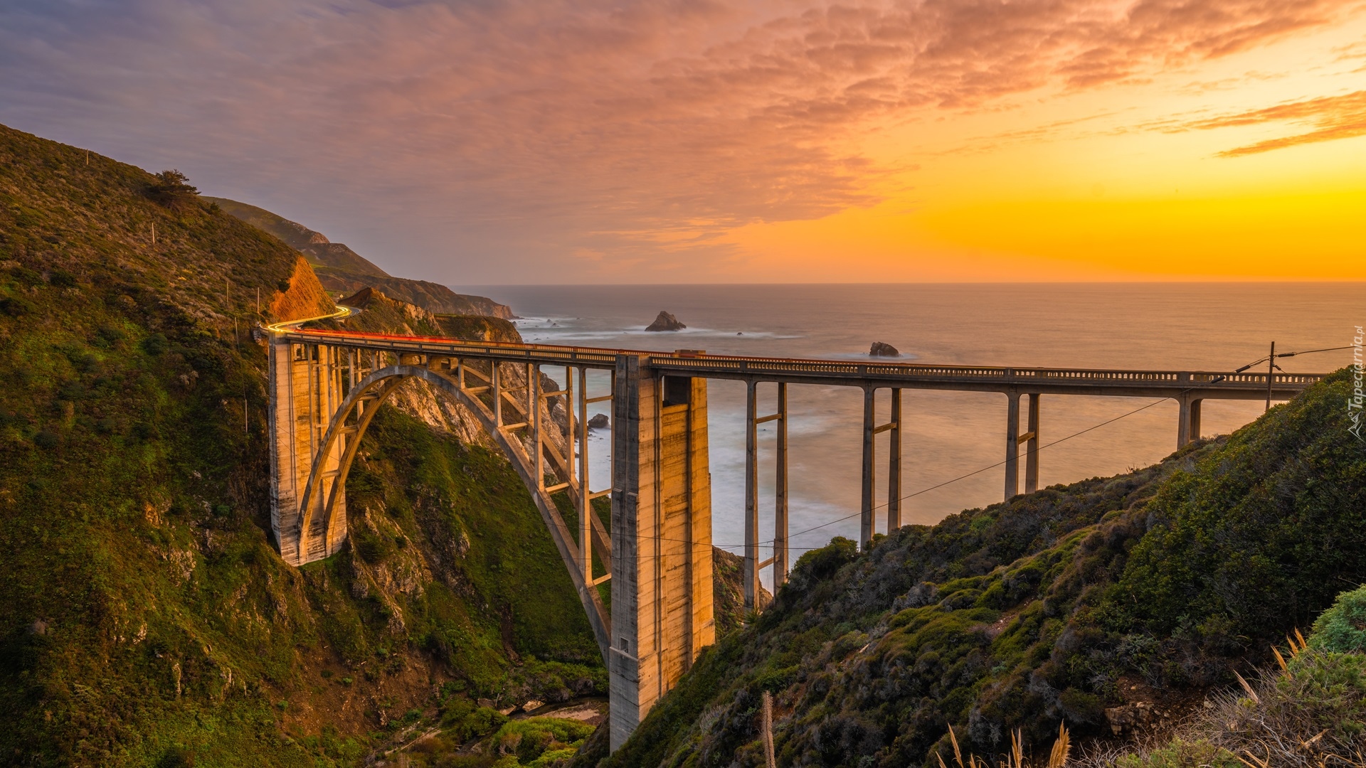 Morze, Most Bixby Creek Bridge, Wybrzeże, Region Big Sur, Zachód słońca, Chmury, Kalifornia, Stany Zjednoczone