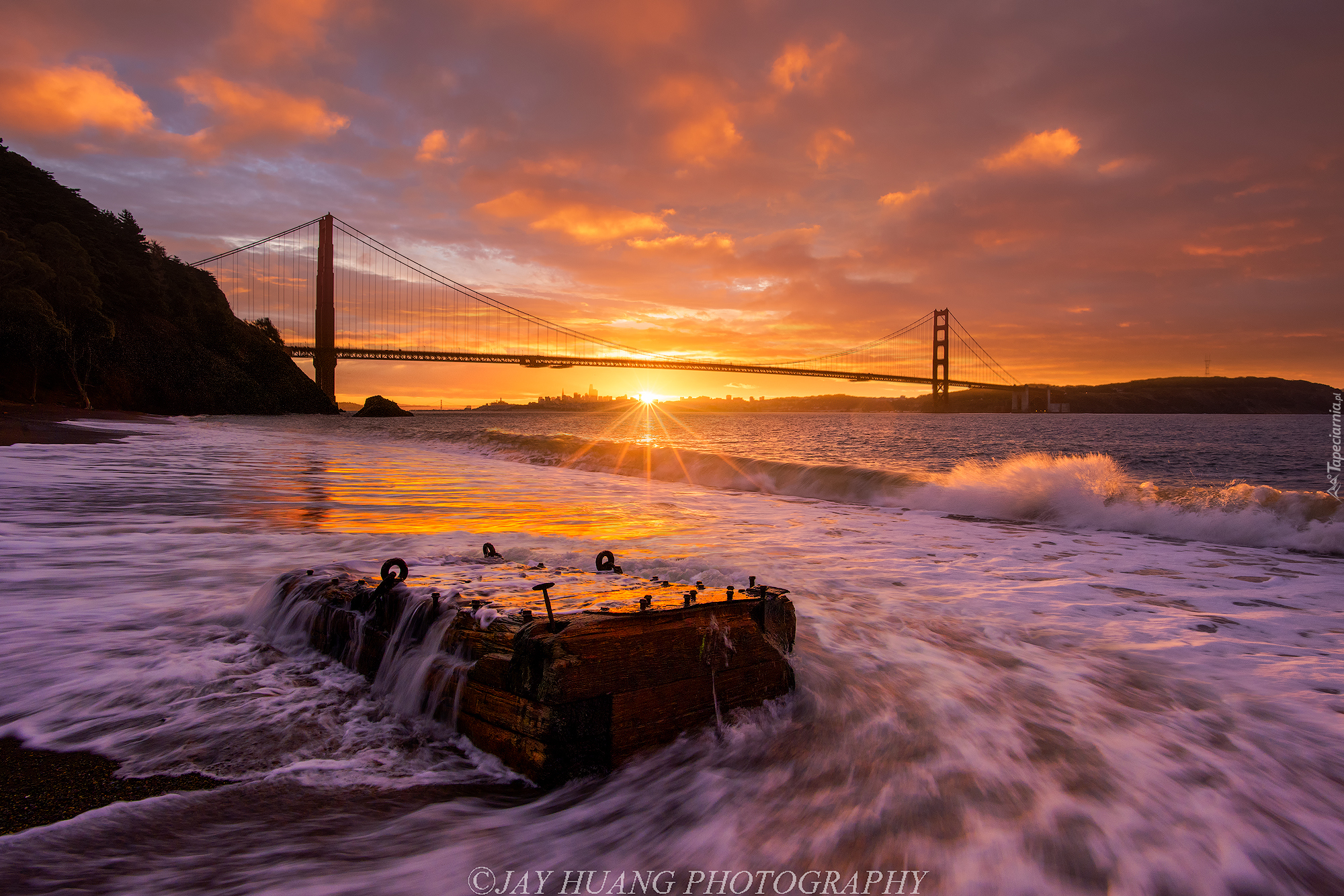 Stany Zjednoczone, Stan Kalifornia, Most Golden Gate Bridge, Cieśnina Golden Gate, Zachód słońca, Chmury