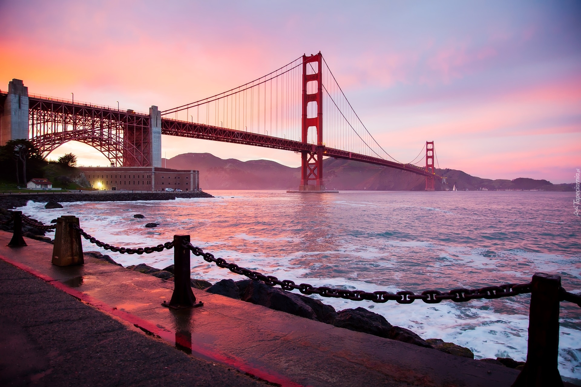 Most Golden Gate Bridge, Cieśnina Golden Gate, Wschód słońca, Stan Kalifornia, Stany Zjednoczone