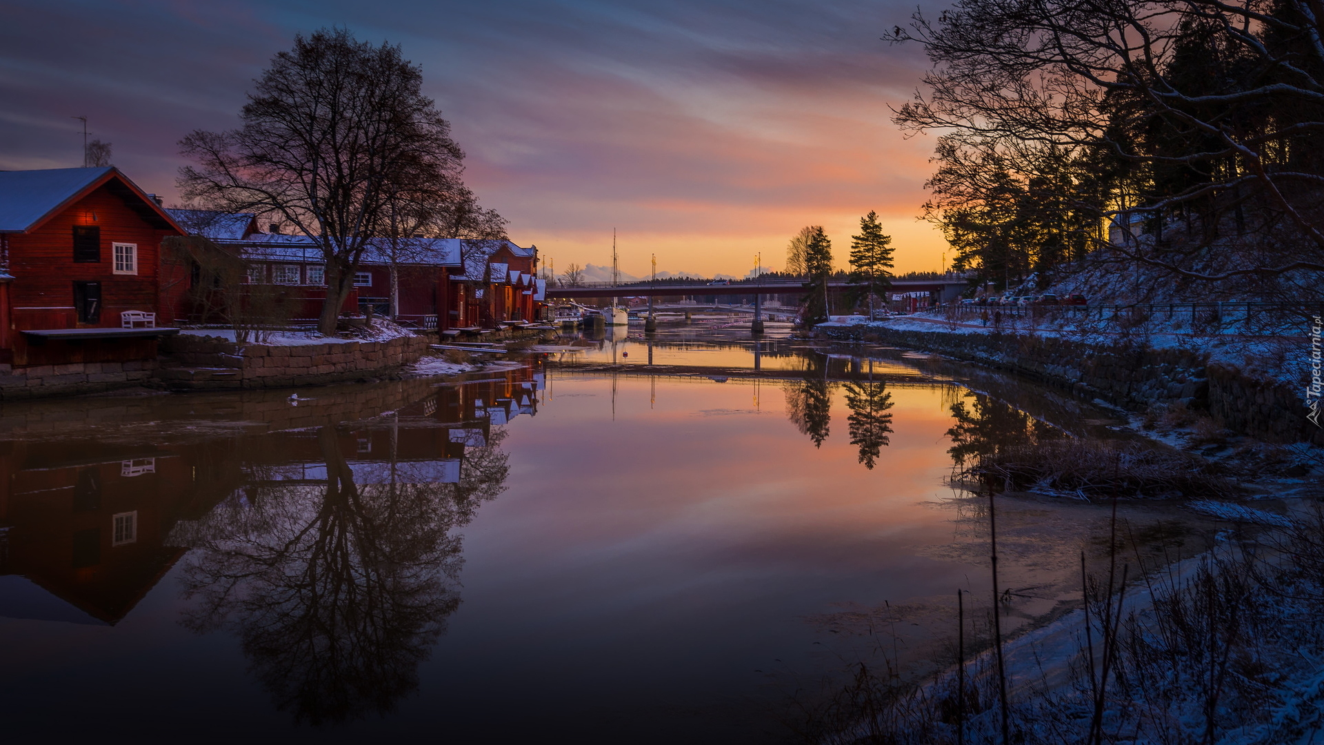 Rzeka Porvoonjoki, Most, Domy, Drzewa, Zima, Porvoo, Finlandia