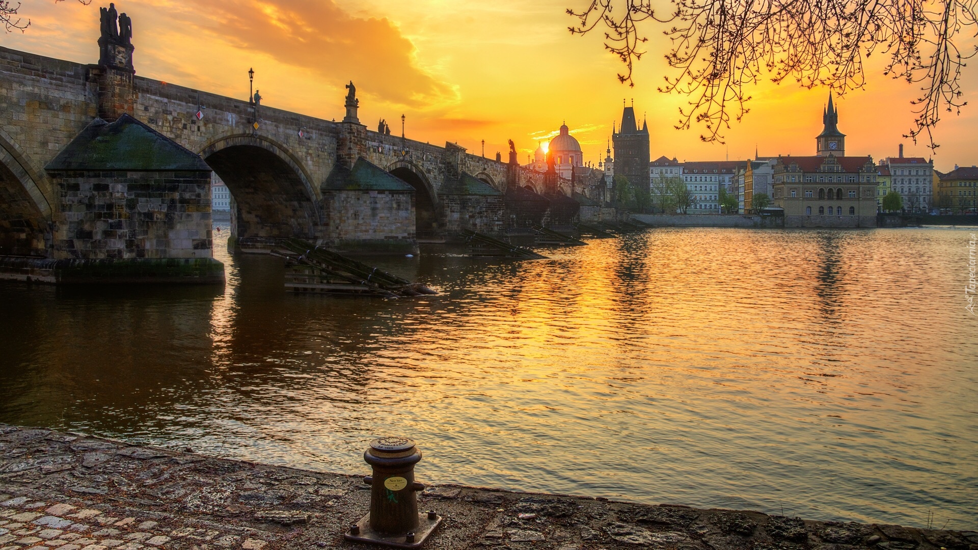 Rzeka Wełtawa, Most Karola, Zachód słońca, Praga, Czechy
