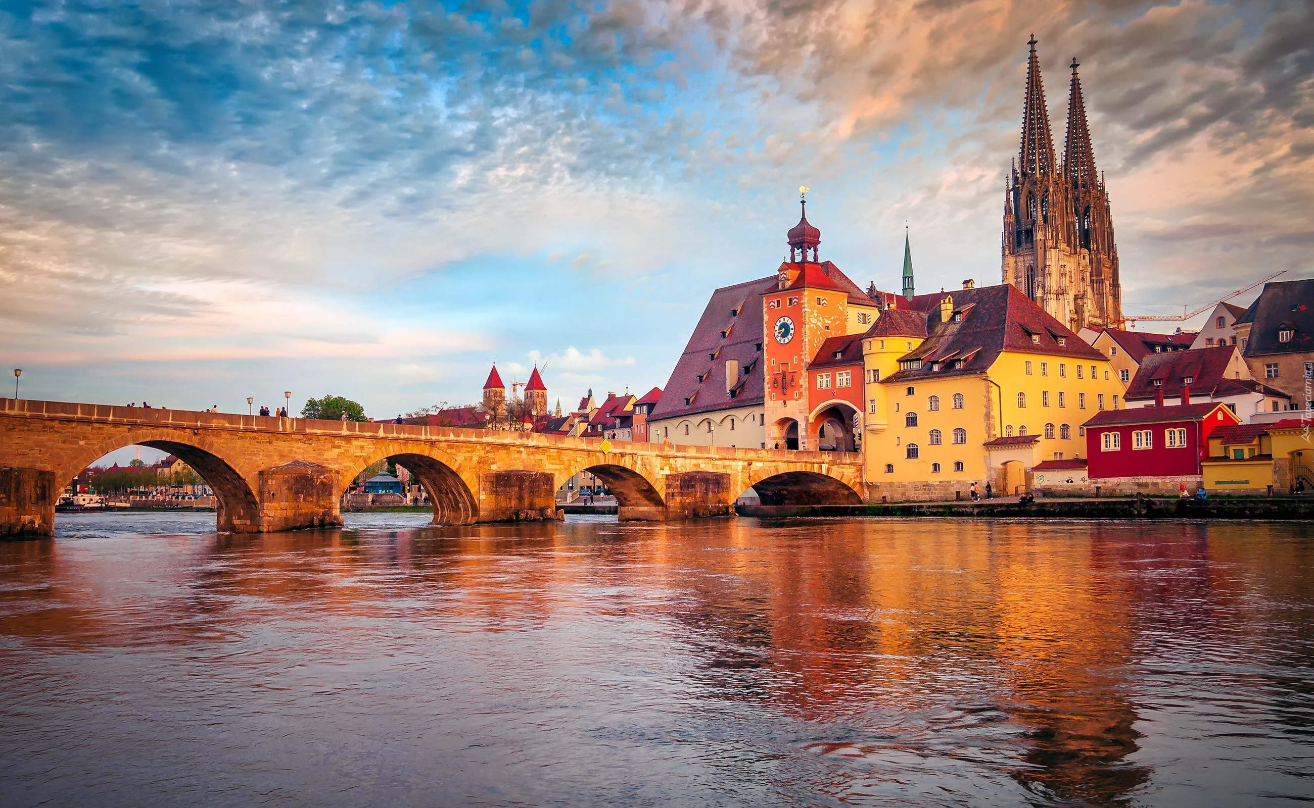 Miasto Ratyzbona, Regensburg, Rzeka Dunaj, Katedra św Piotra, Most, Kościół, Bawaria, Niemcy