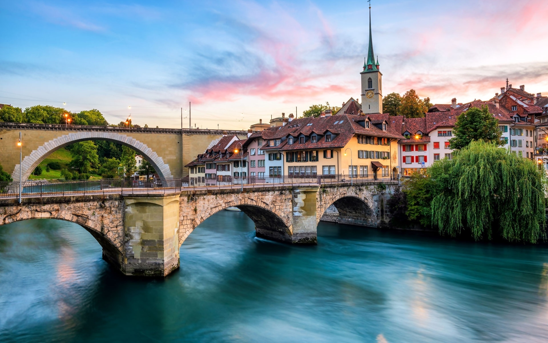 Szwajcaria, Berno, Rzeka Aare, Kamienny, Most Nydeggbrucke, Drzewa, Domy, Panorama