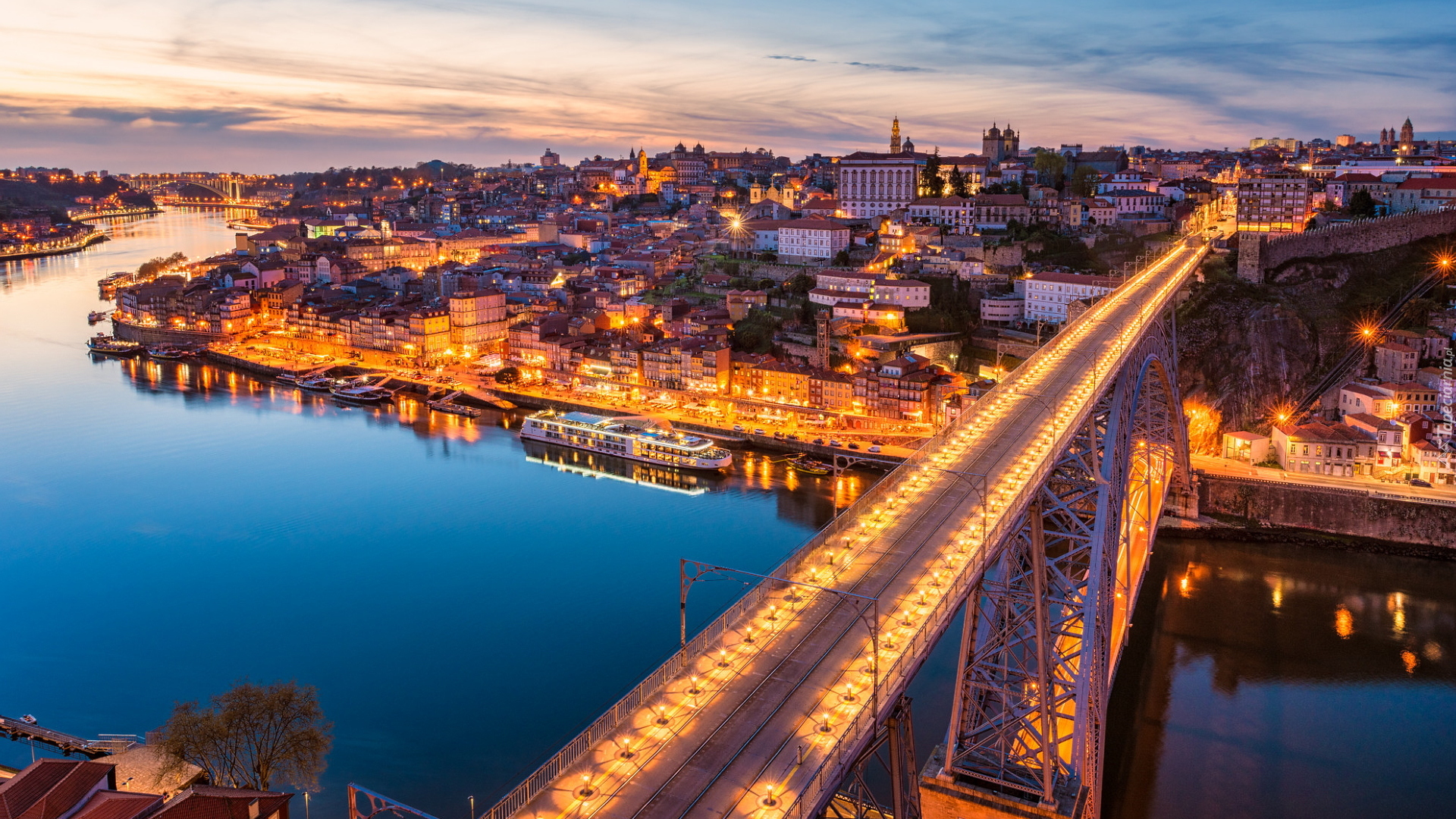 Portugalia, Porto, Rzeka Duero, Statek, Oświetlony, Most Ponte Dom Luis I