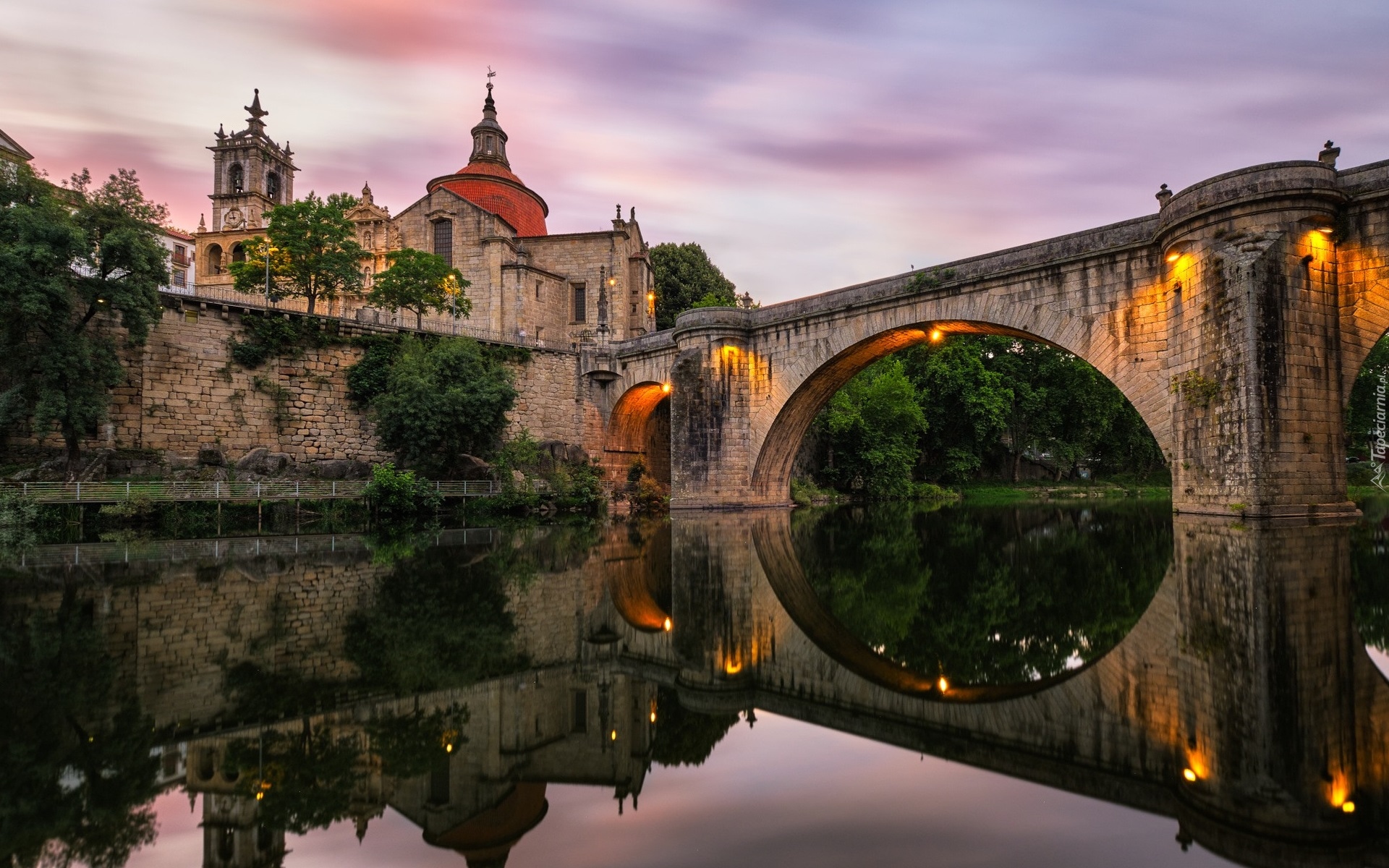 Rzeka Tamega, Most, Ponte Sao Goncalo, Klasztor, Kościół, Drzewa, Odbicie, Amarante, Portugalia