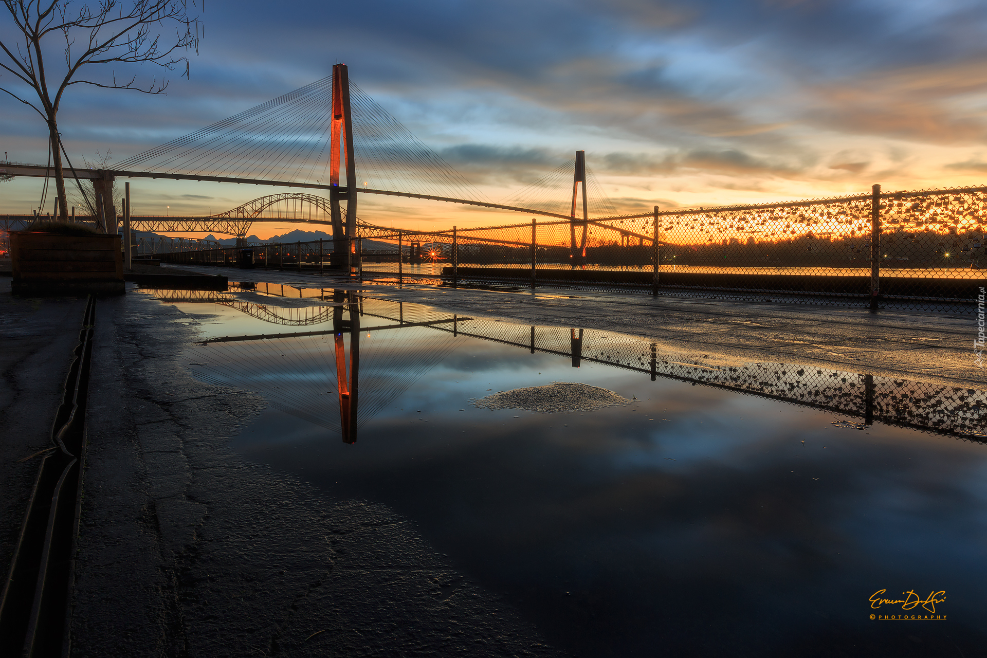 Zachód słońca, Rzeka, Fraser River, Most Skybridge, New Westminster, Kolumbia Brytyjska, Kanada