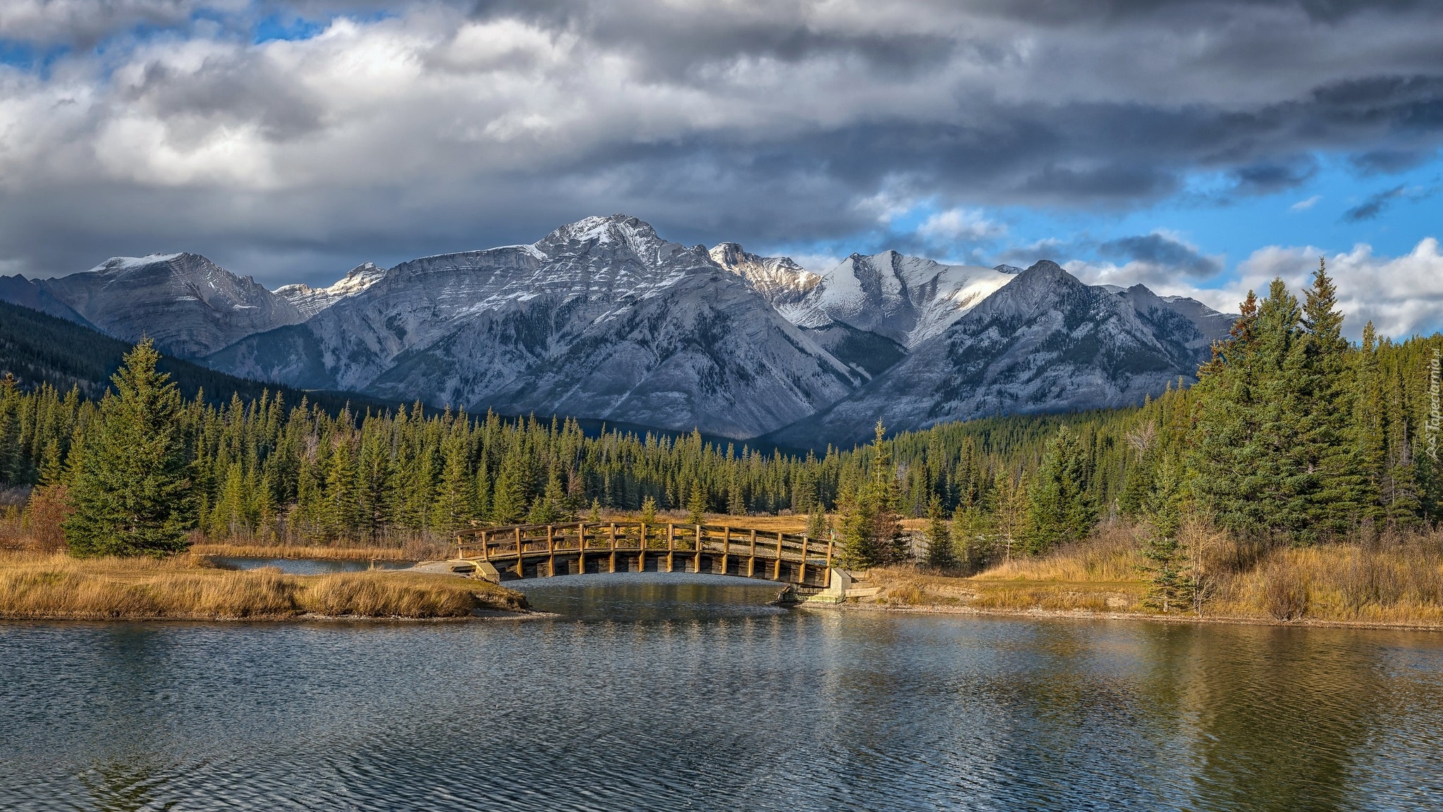 Góry, Jezioro, Herbert Lake, Most, Drzewa, Park Narodowy Banff, Prowincja Alberta, Kanada