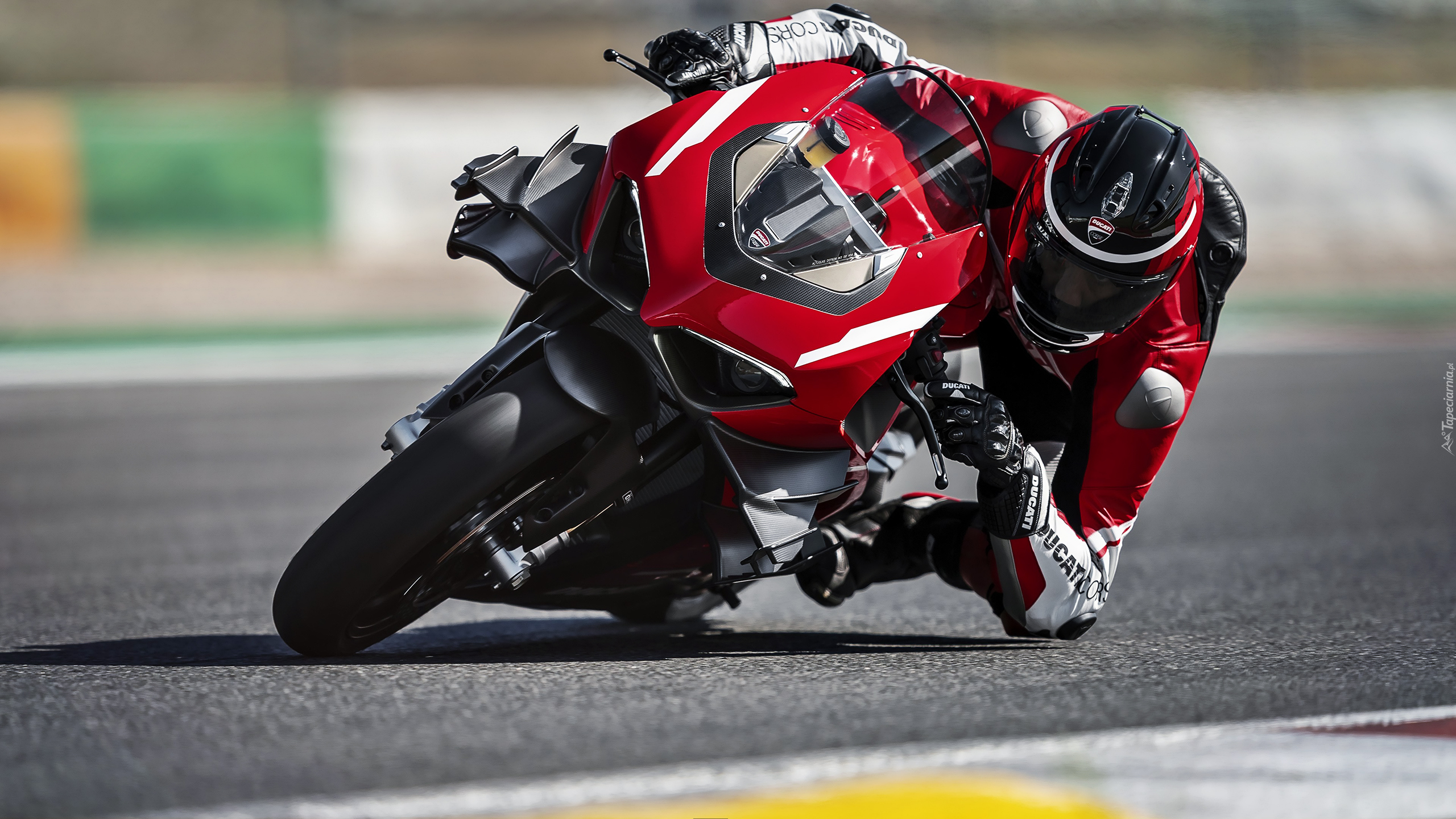 Motocykl, Ducati Superleggera V4, Tor