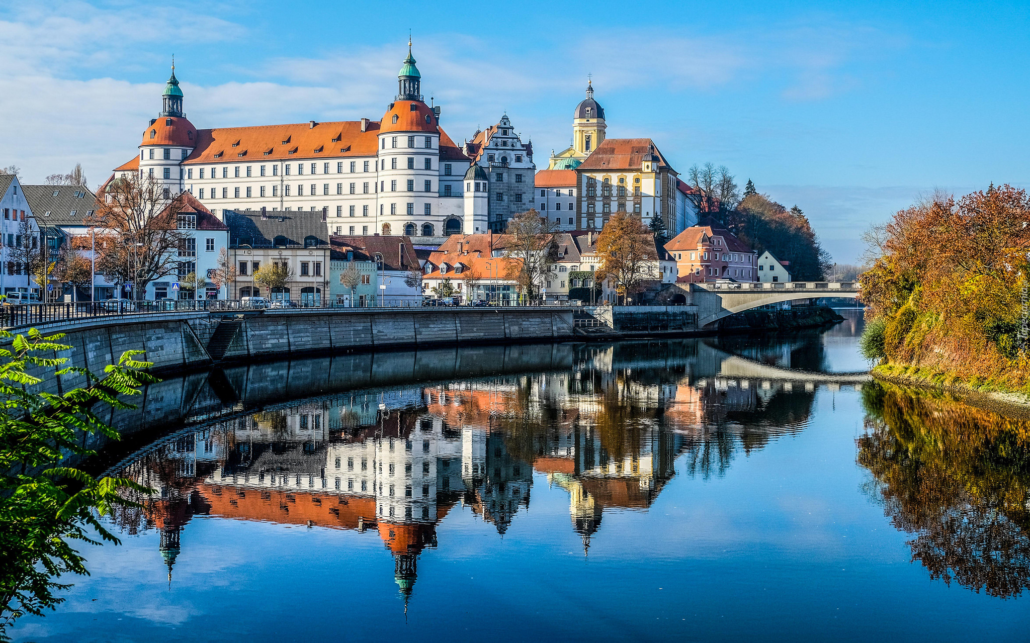 Niemcy, Bawaria, Zamek Neuburg Castle, Rzeka Dunaj, Odbicie