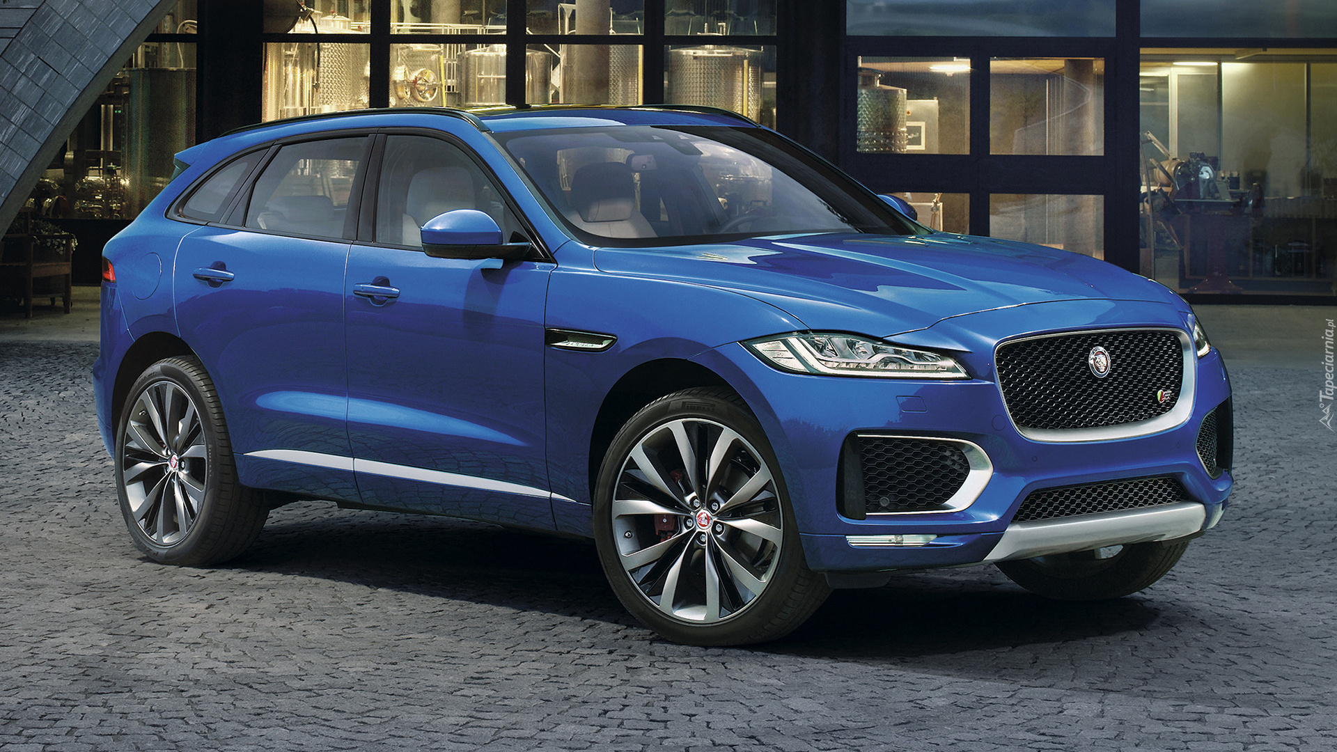 Niebieski, Jaguar F-Pace, Bok