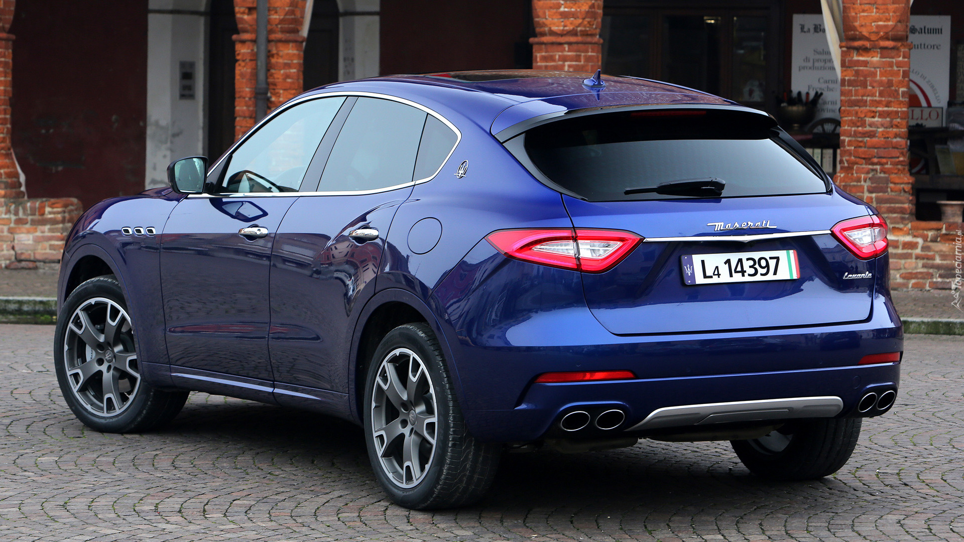 Maserati Levante, Tył