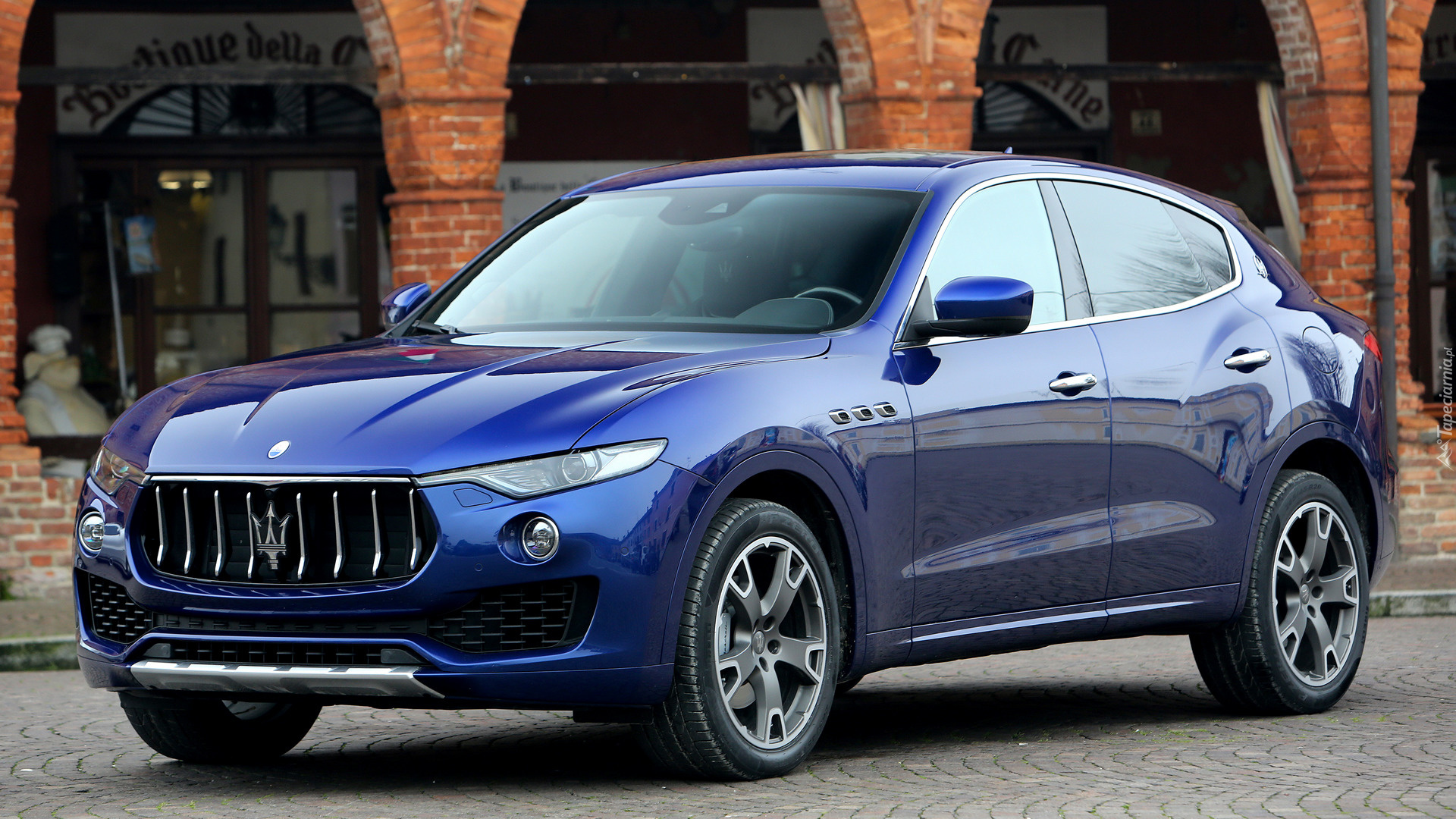 Niebieski, Maserati Levante