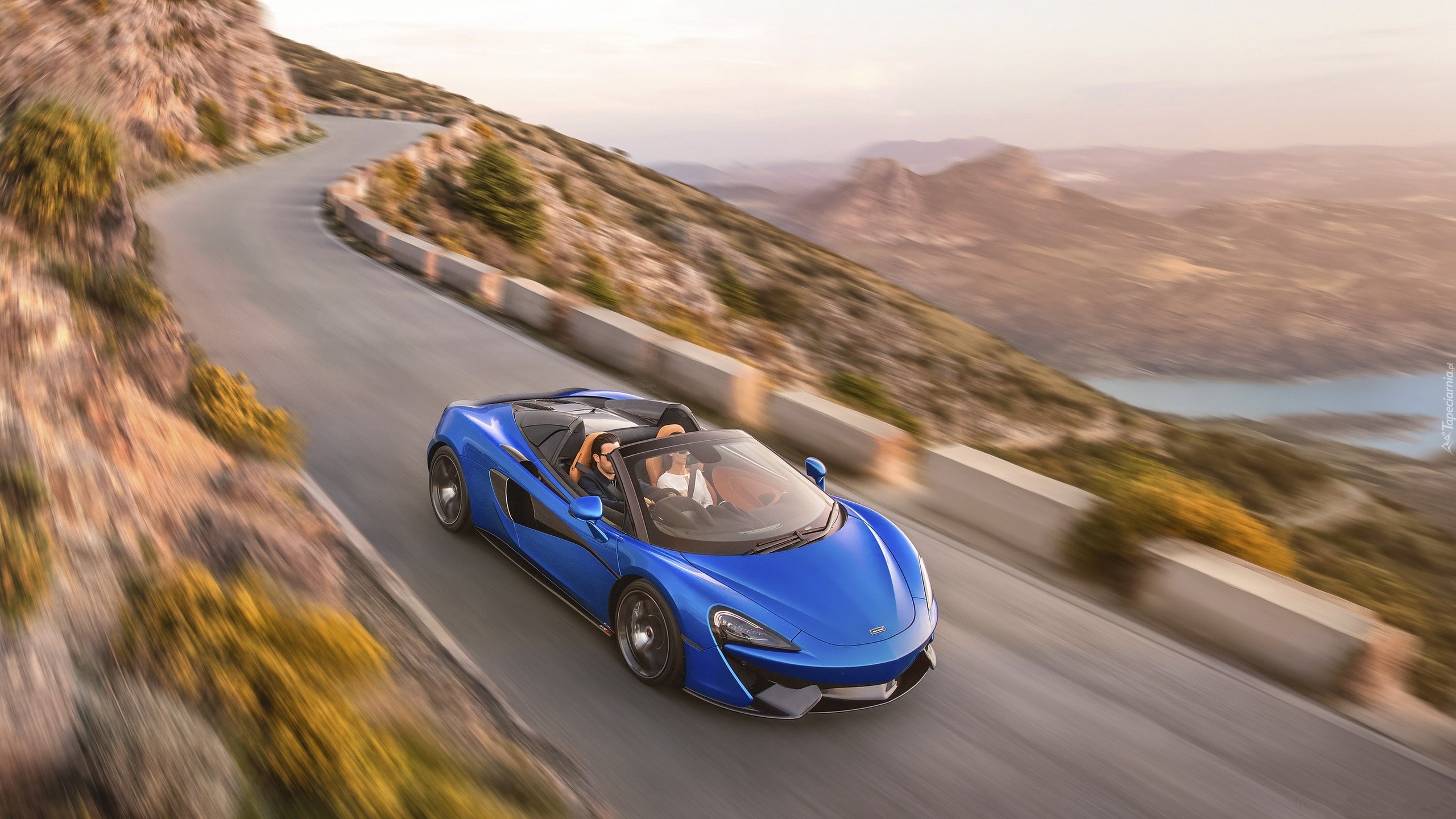 Niebieski, McLaren 570S Spider, Droga