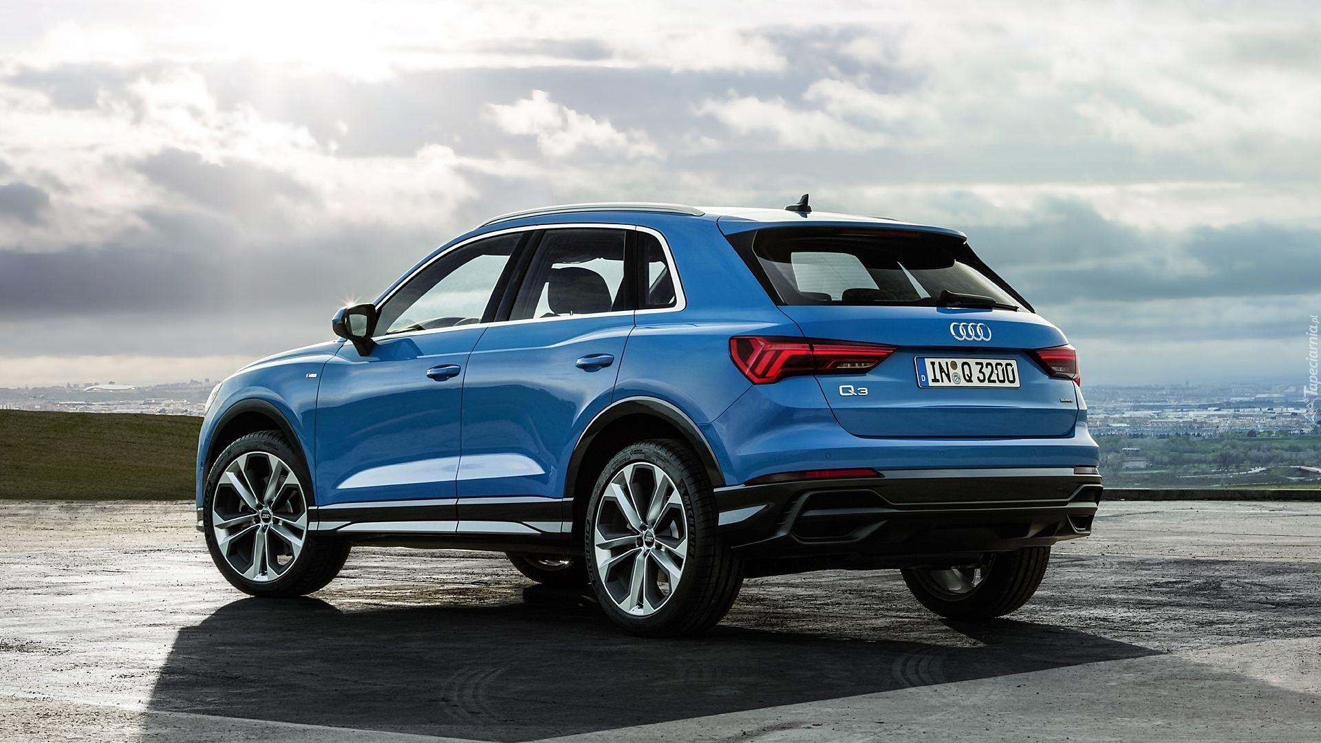 Niebieskie, Audi Q3