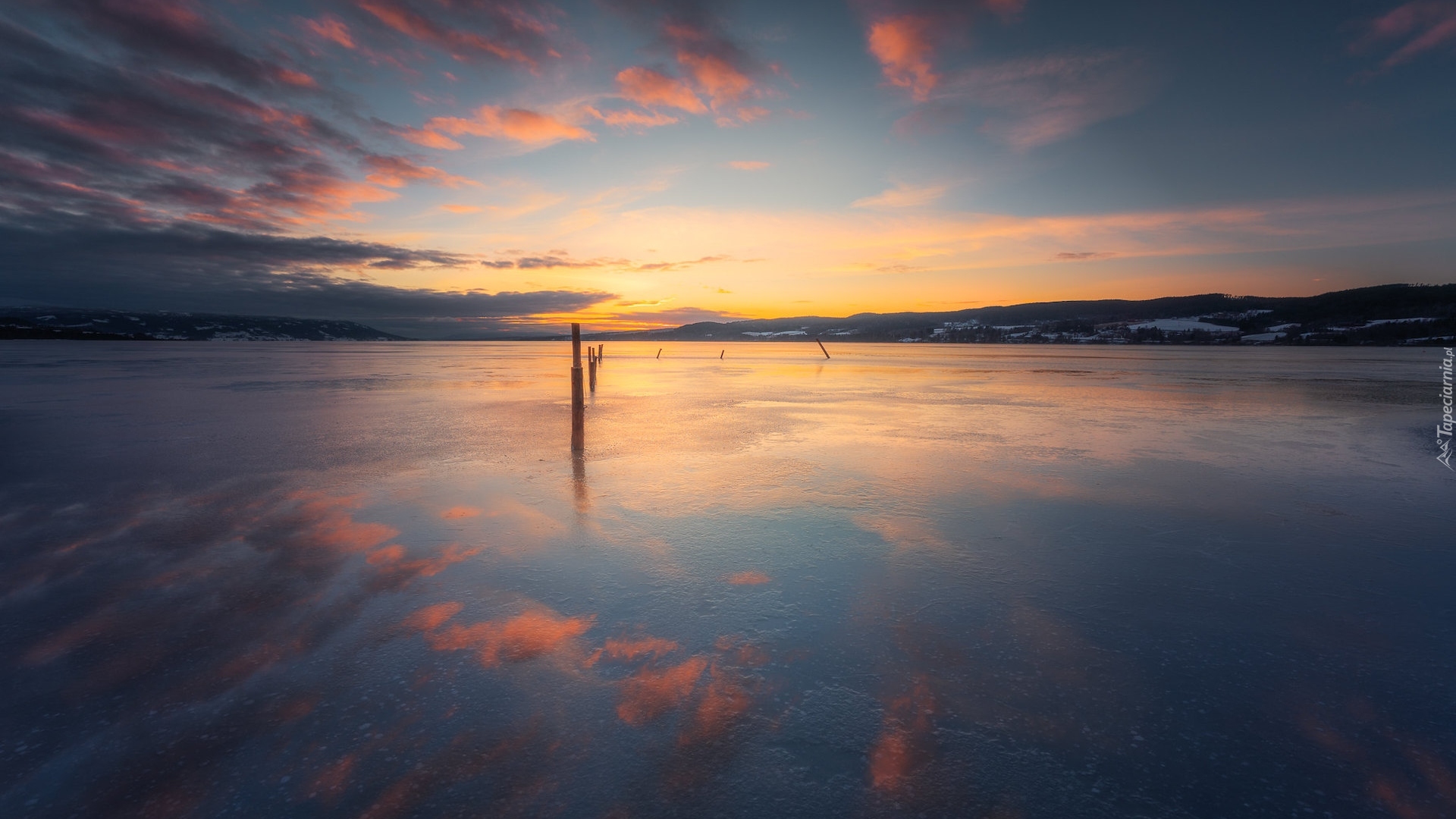 Norwegia, Okręg Buskerud, Jezioro Tyrifjorden, Zima