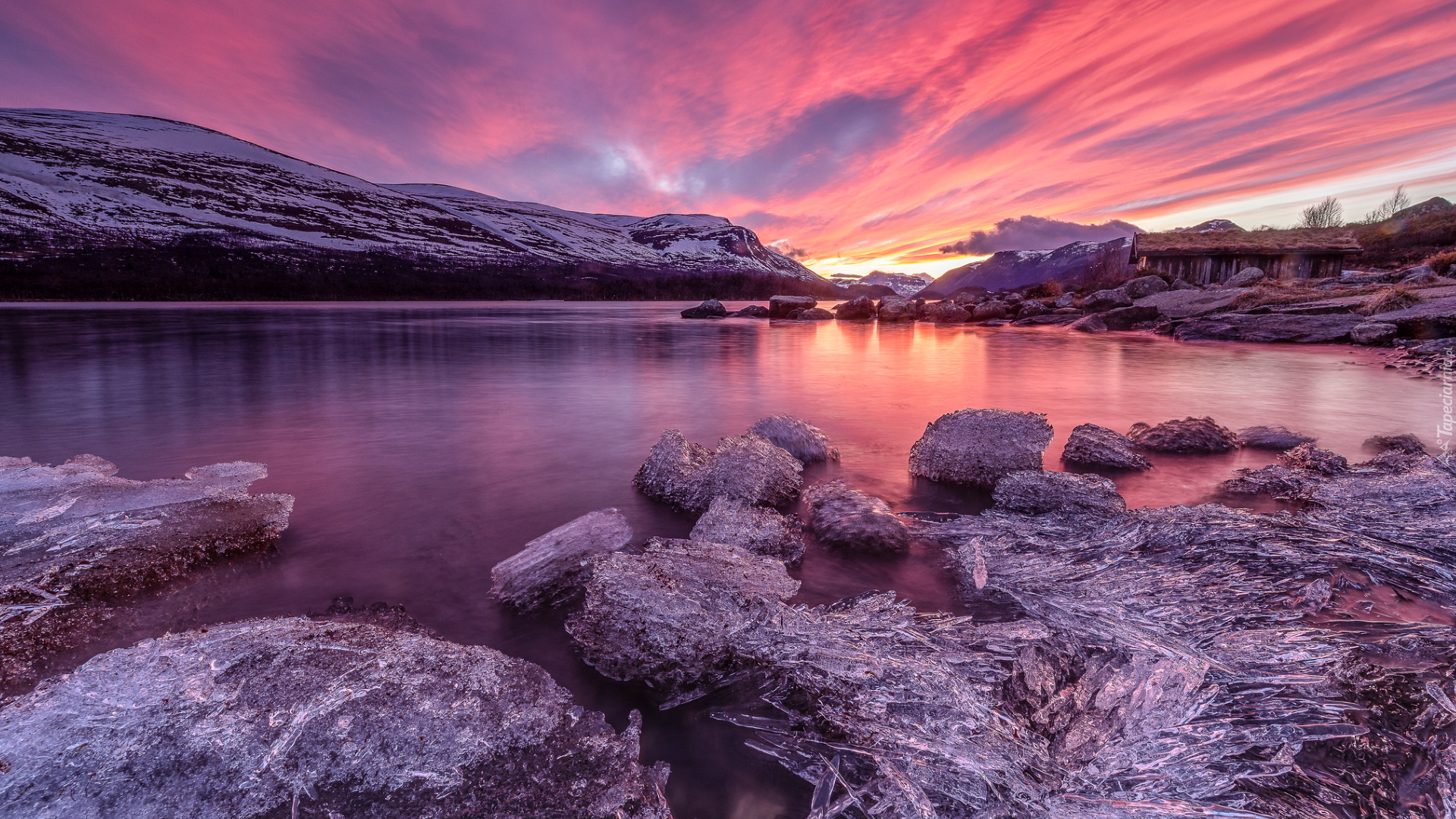 Jezioro Vasetvatnet, Wschód słońca, Oblodzone, Kamienie, Góry, Ron, Okręg Innlandet, Norwegia