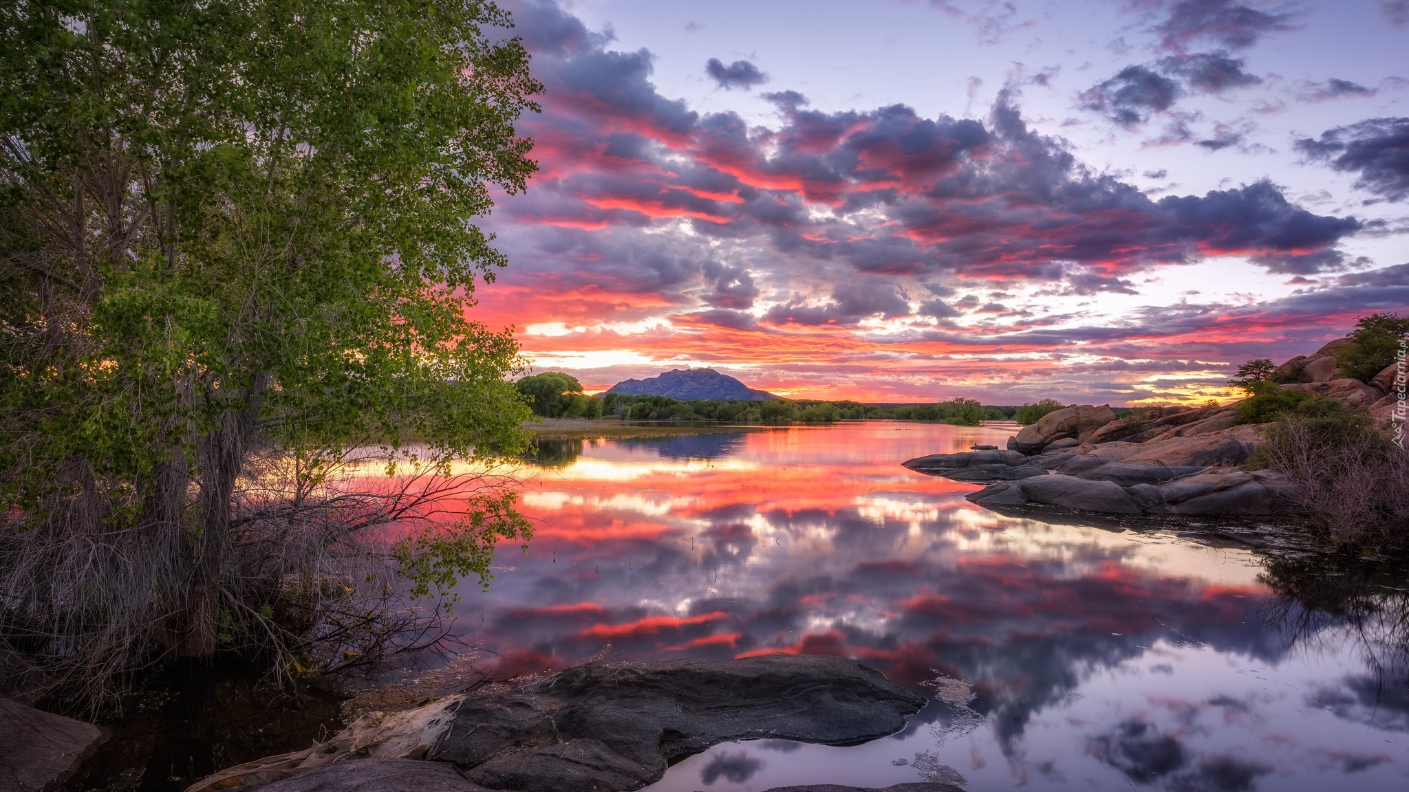 Jezioro, Willow Lake, Zachód słońca, Chmury, Skały, Drzewa, Prescott, Arizona, Stany Zjednoczone