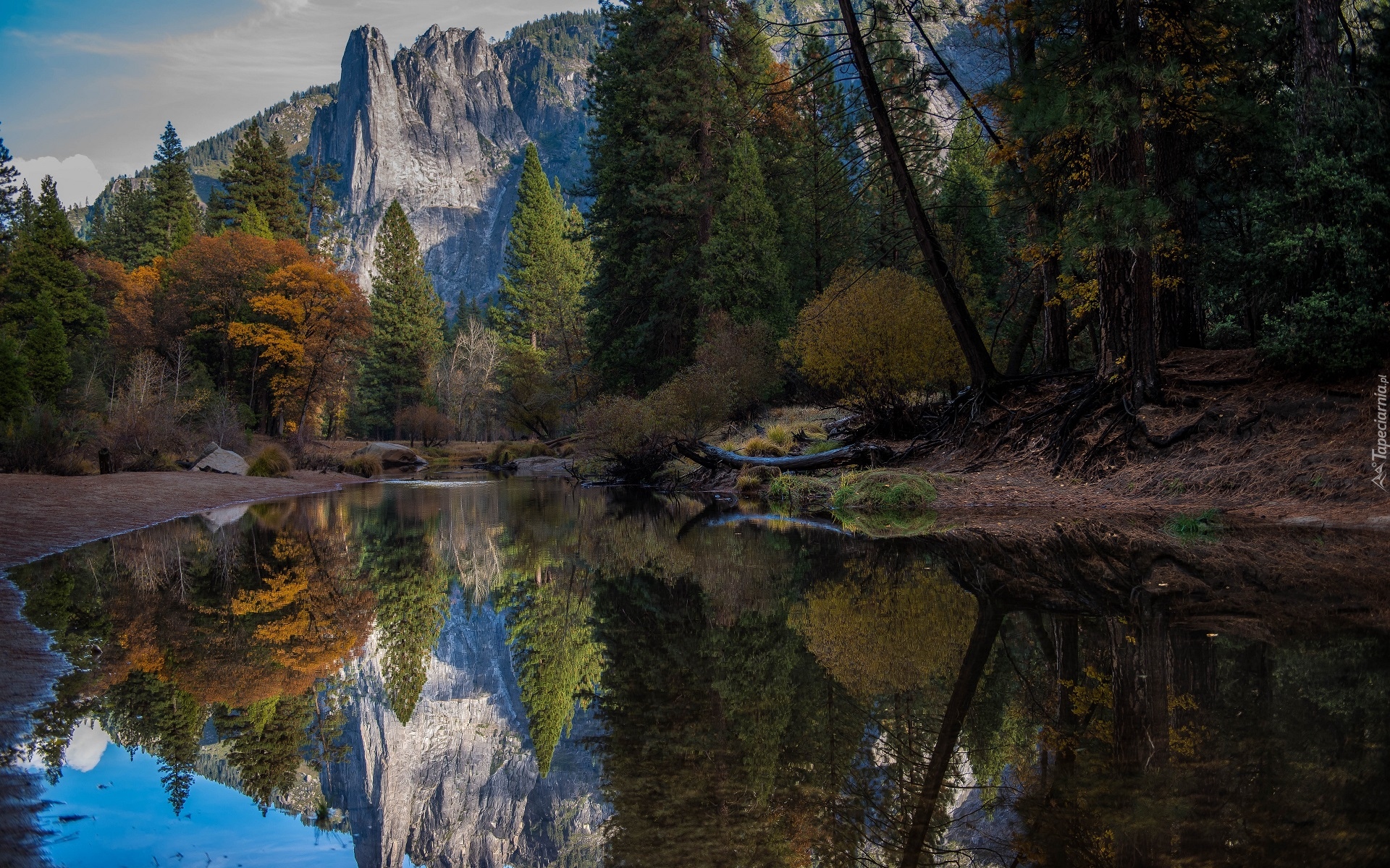 Stany Zjednoczone, Kalifornia, Park Narodowy Yosemite, Góry Sierra Nevada, Rzeka Merced, Kamienie, Drzewa