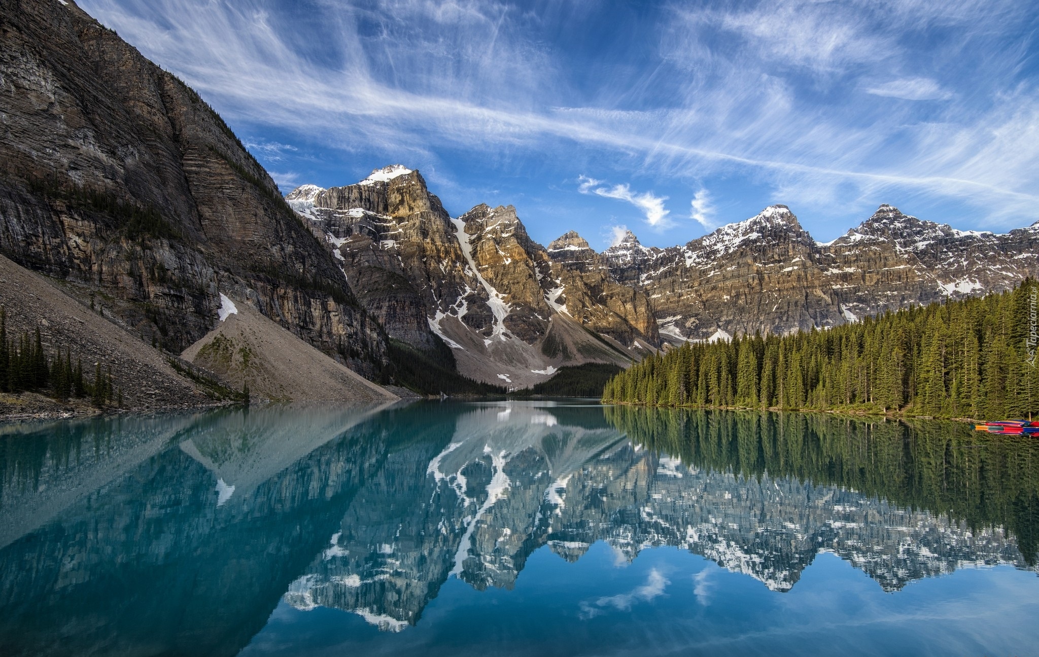 Kanada, Prowincja Alberta, Park Narodowy Banff, Góry, Jezioro Moraine, Drzewa, Odbicie