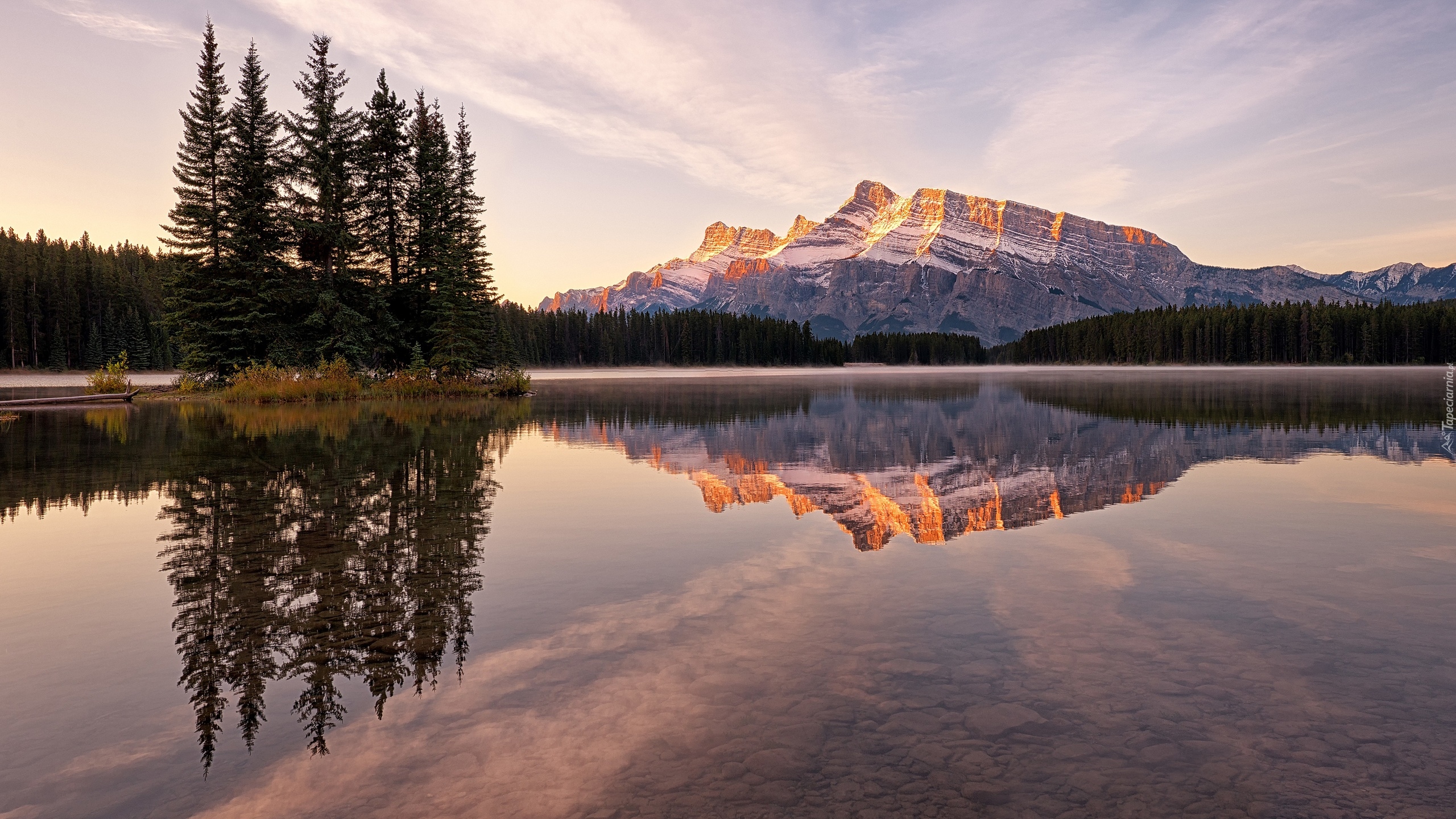 Góry, Mount Rundle, Jezioro, Two Jack Lake, Odbicie, Drzewa, Park Narodowy Banff, Prowincja Alberta, Kanada