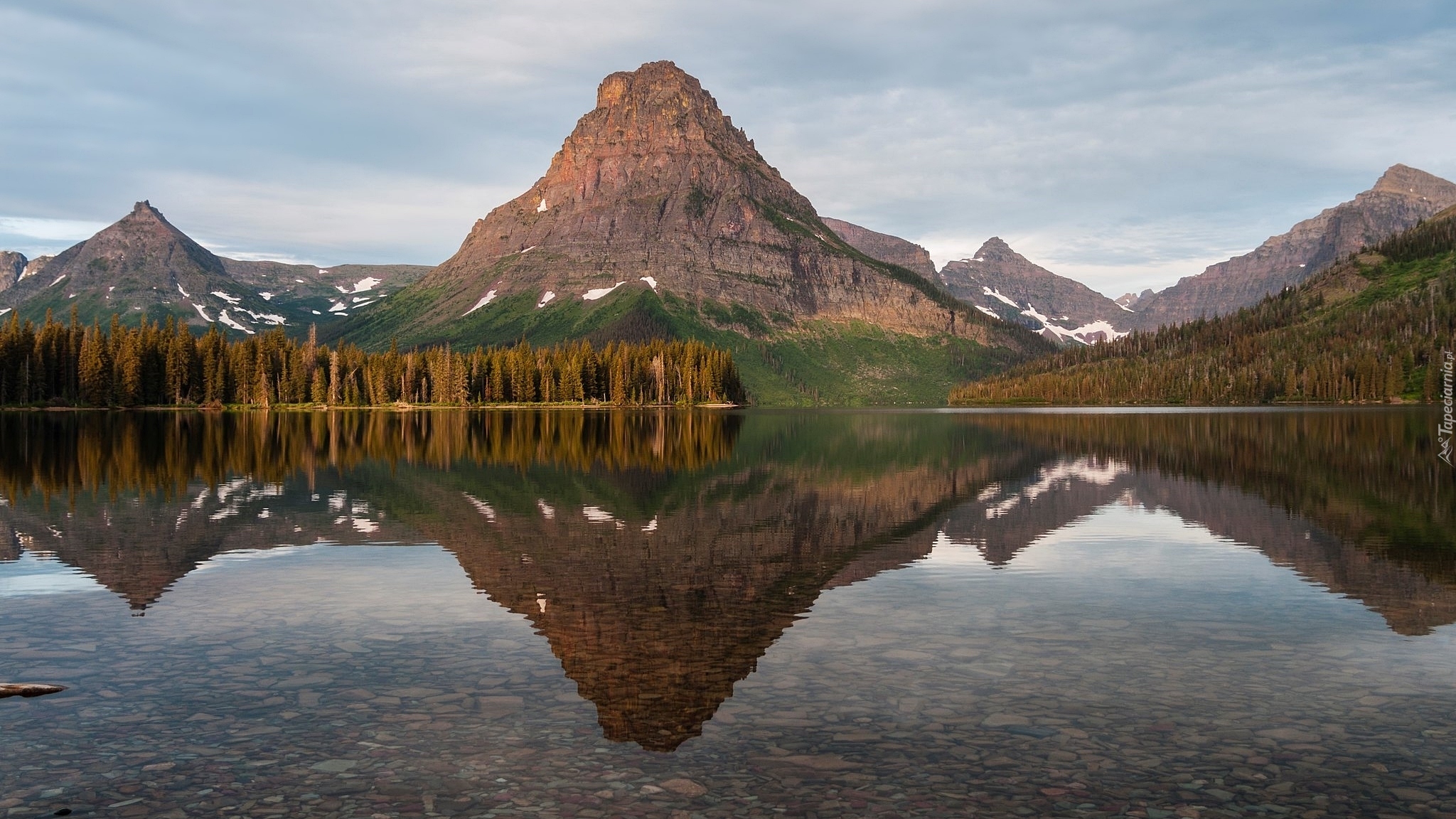 Góry, Sinopah Mountain, Jezioro, Pray Lake, Park Narodowy Glacier, Drzewa, Odbicie, Stan Montana, Stany Zjednoczone