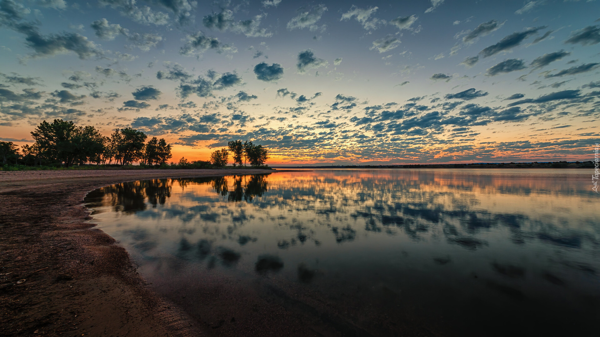 Jezioro, Lake Chatfield, Poranek, Wschód słońca, Drzewa, Chmury, Kolorado, Stany Zjednoczone