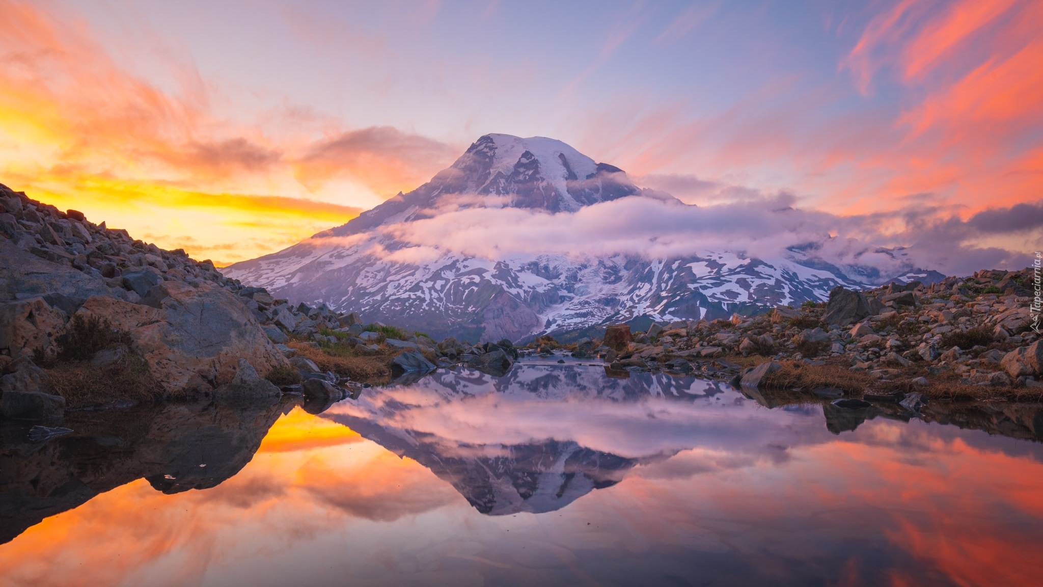 Góra, Stratowulkan Mount Rainier, Jezioro, Reflection Lake, Kamienie, Park Narodowy Mount Rainier, Odbicie, Stan Waszyngton, Stany Zjednoczone