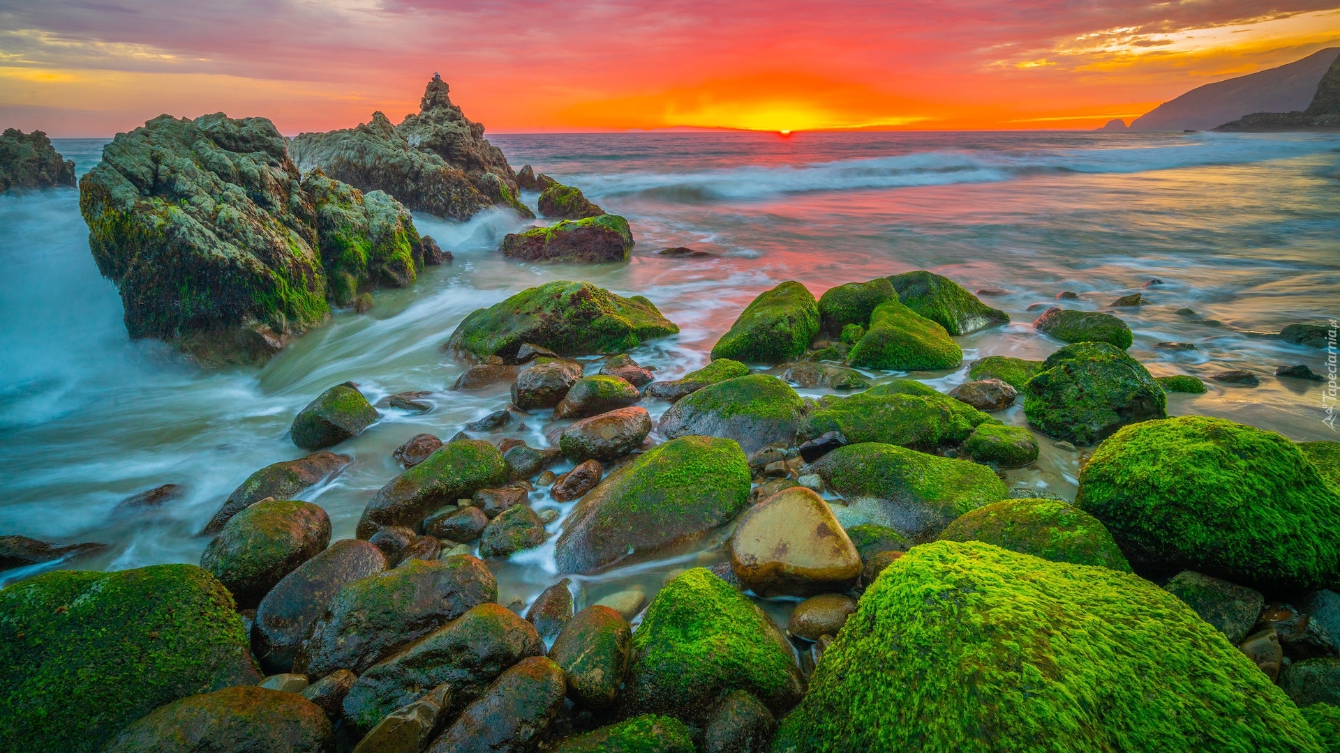Zachód słońca, Morze, Kamienie, Omszałe, Skały, Przylądek Point Mugu, Malibu, Kalifornia, Stany Zjednoczone
