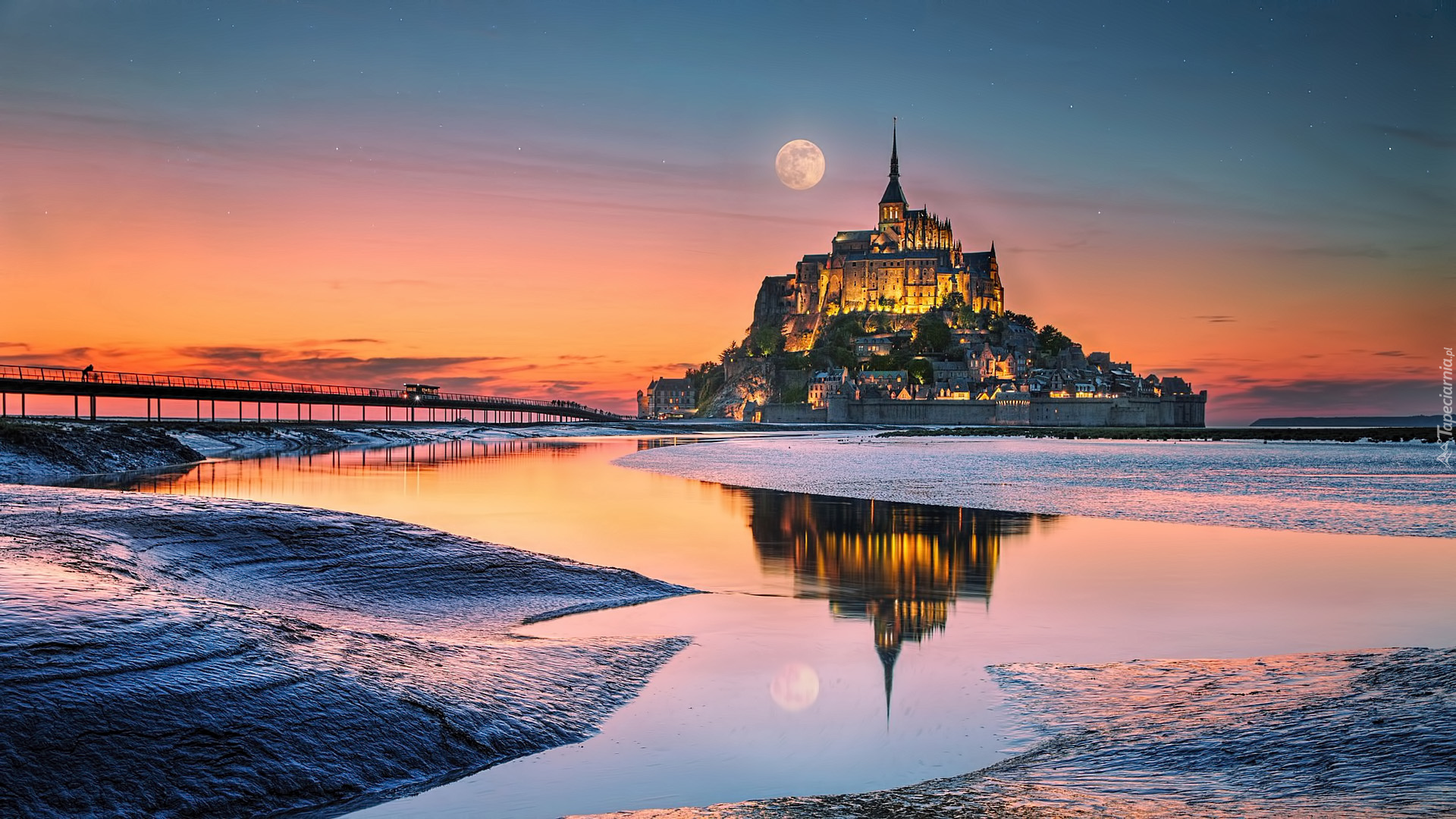 Francja, Wyspa Mont Saint-Michel, Opactwo św. Michała Archanioła, Molo, Zachód słońca