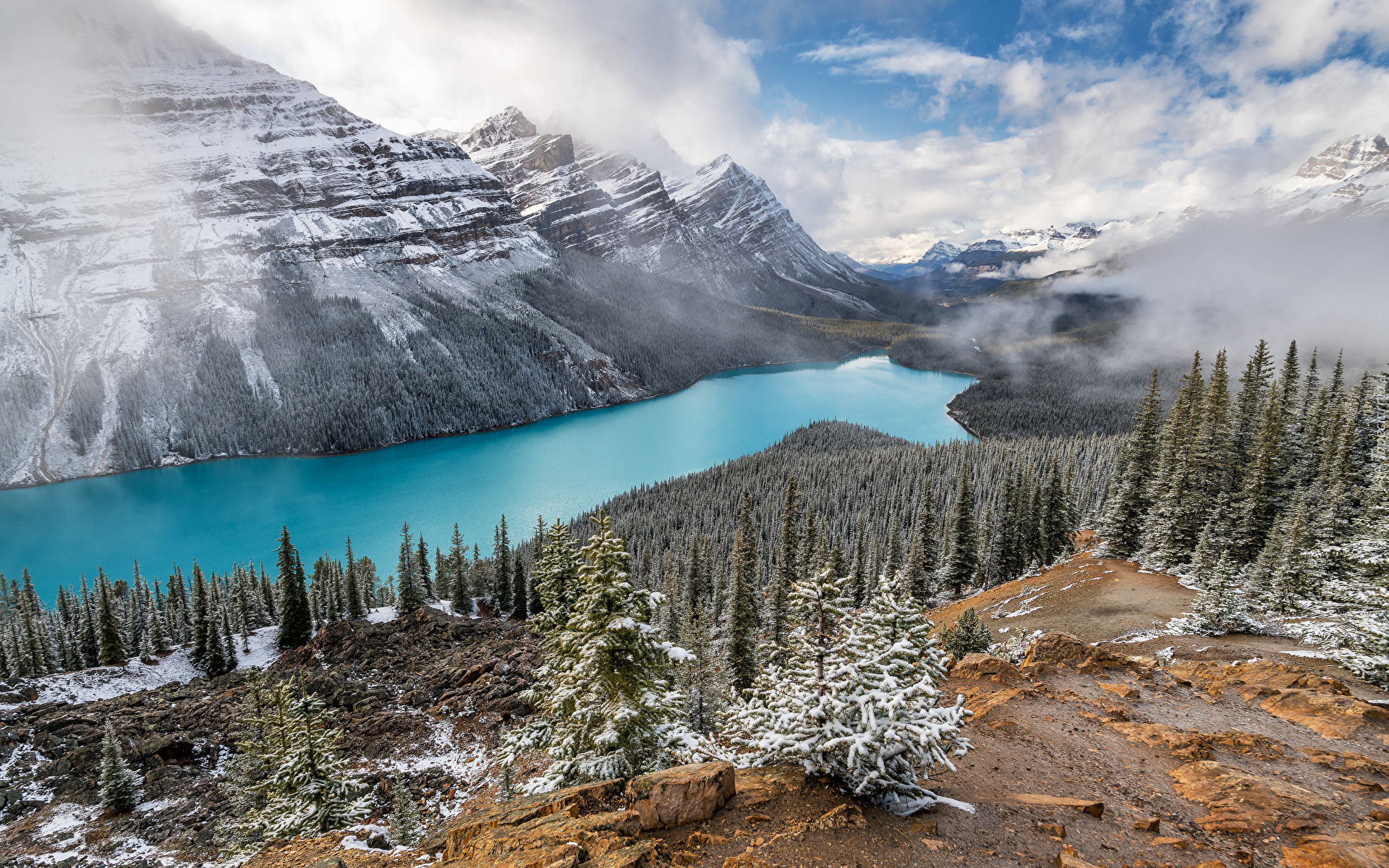 Zima, Park Narodowy Banff, Góry, Jezioro, Peyto Lake, Chmury, Drzewa, Śnieg, Prowincja Alberta, Kanada