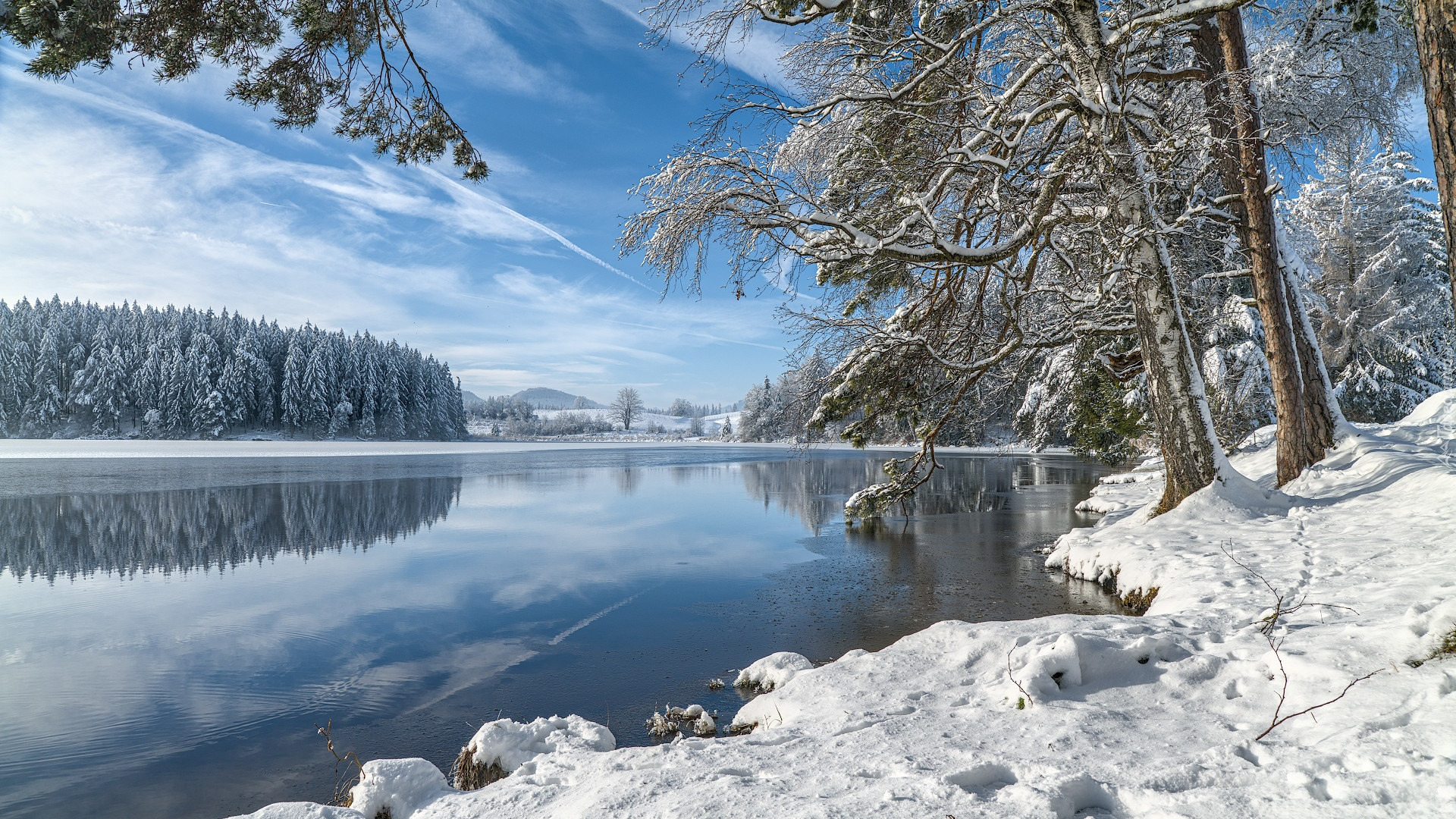 Zima, Jezioro, Drzewa, Las, Śnieg, Niebo, Chmury