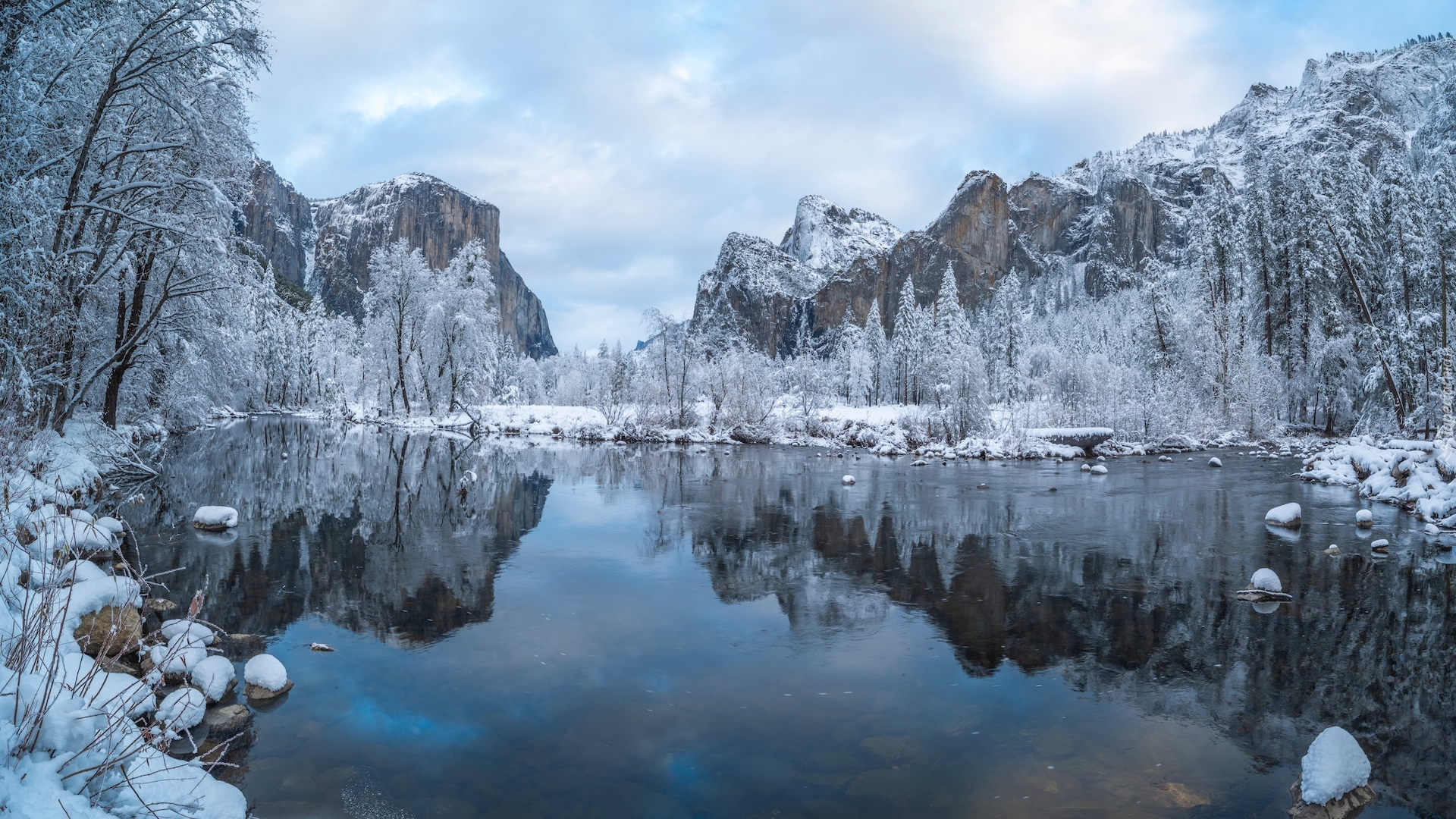 Park Narodowy Yosemite, Kalifornia, Stany Zjednoczone, Góry, Rzeka, Merced River, Zima, Drzewa, Ośnieżone