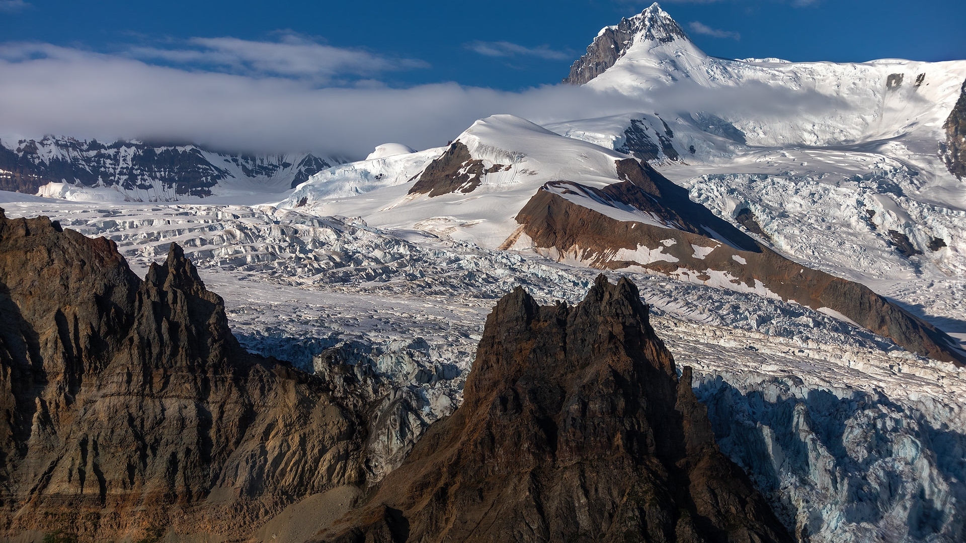 Góry, Skały, Śnieg, Lodowiec Nabesna, Park Narodowy Wrangla Świętego Eliasza, Alaska, Stany Zjednoczone