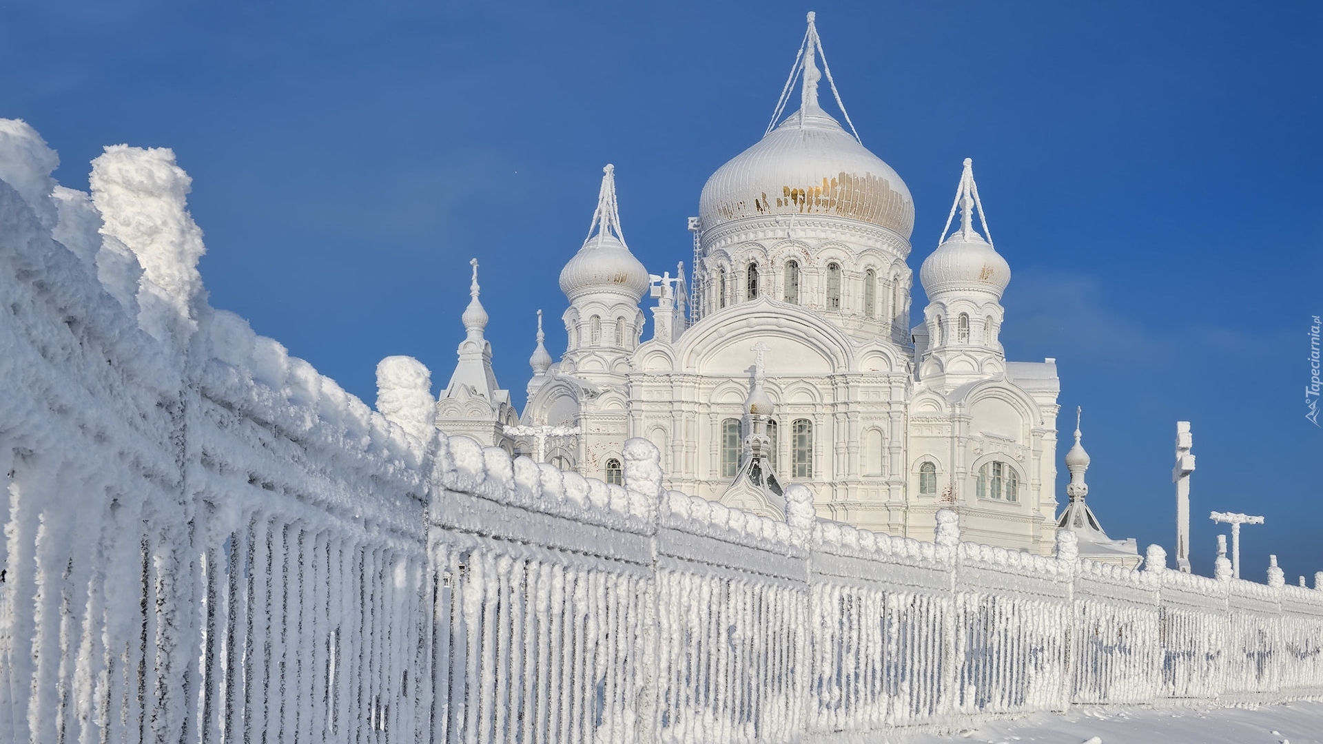 Cerkiew, Białogórski Monaster św Mikołaja, Zima, Śnieg, Ośnieżone, Ogrodzenie, Biała Góra, Obwód permski, Rosja