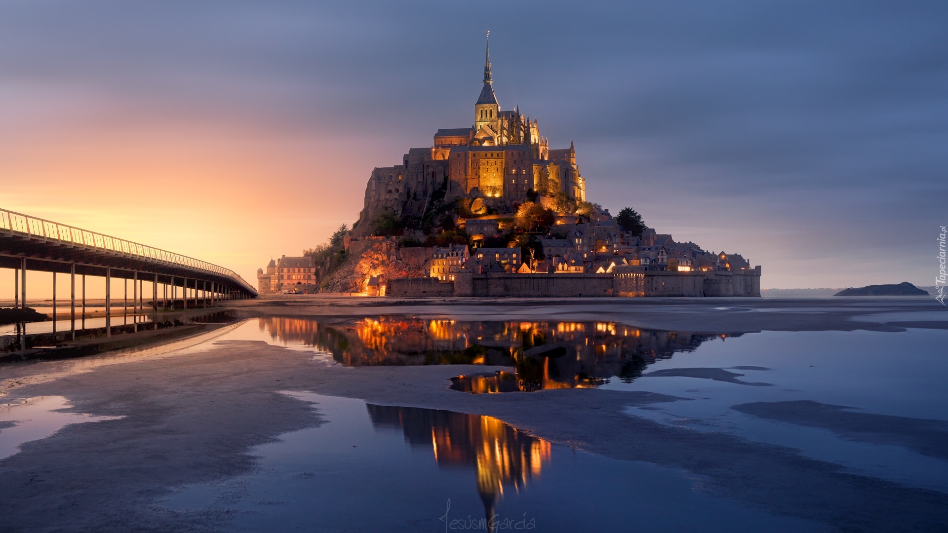 Francja, Wyspa, Mont Saint-Michel, Opactwo św. Michała Archanioła, Molo, Zachód słońca, Kościół