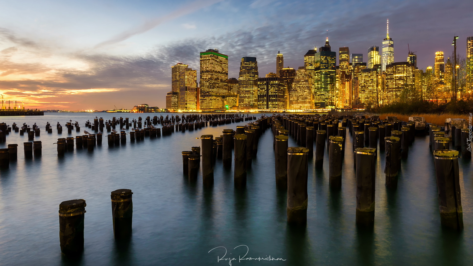 Manhattan, Brooklyn, Nowy Jork, Kołki, Cieśnina East River, Oświetlone, Wieżowce, Stany Zjednoczone