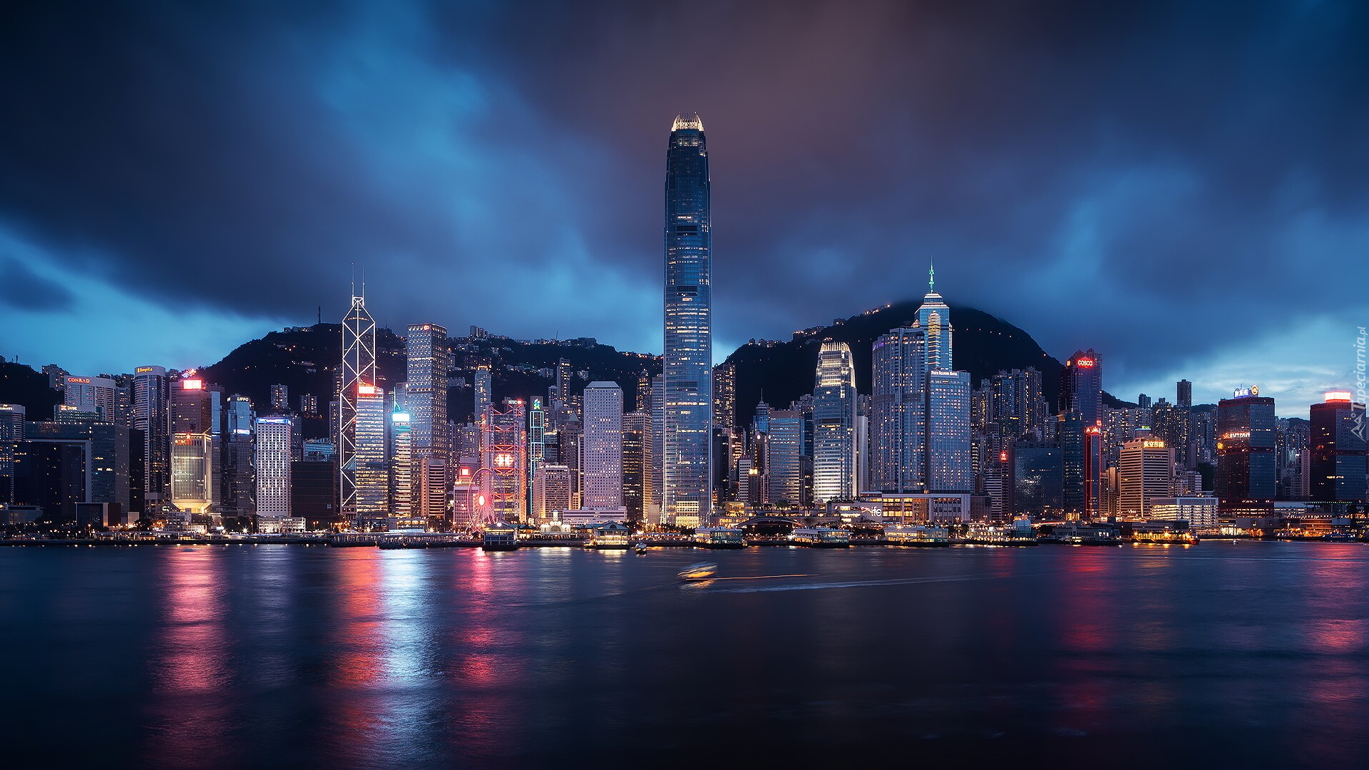 Oświetlone, Wieżowce, Góry, Miasto nocą, Hongkong, Chiny