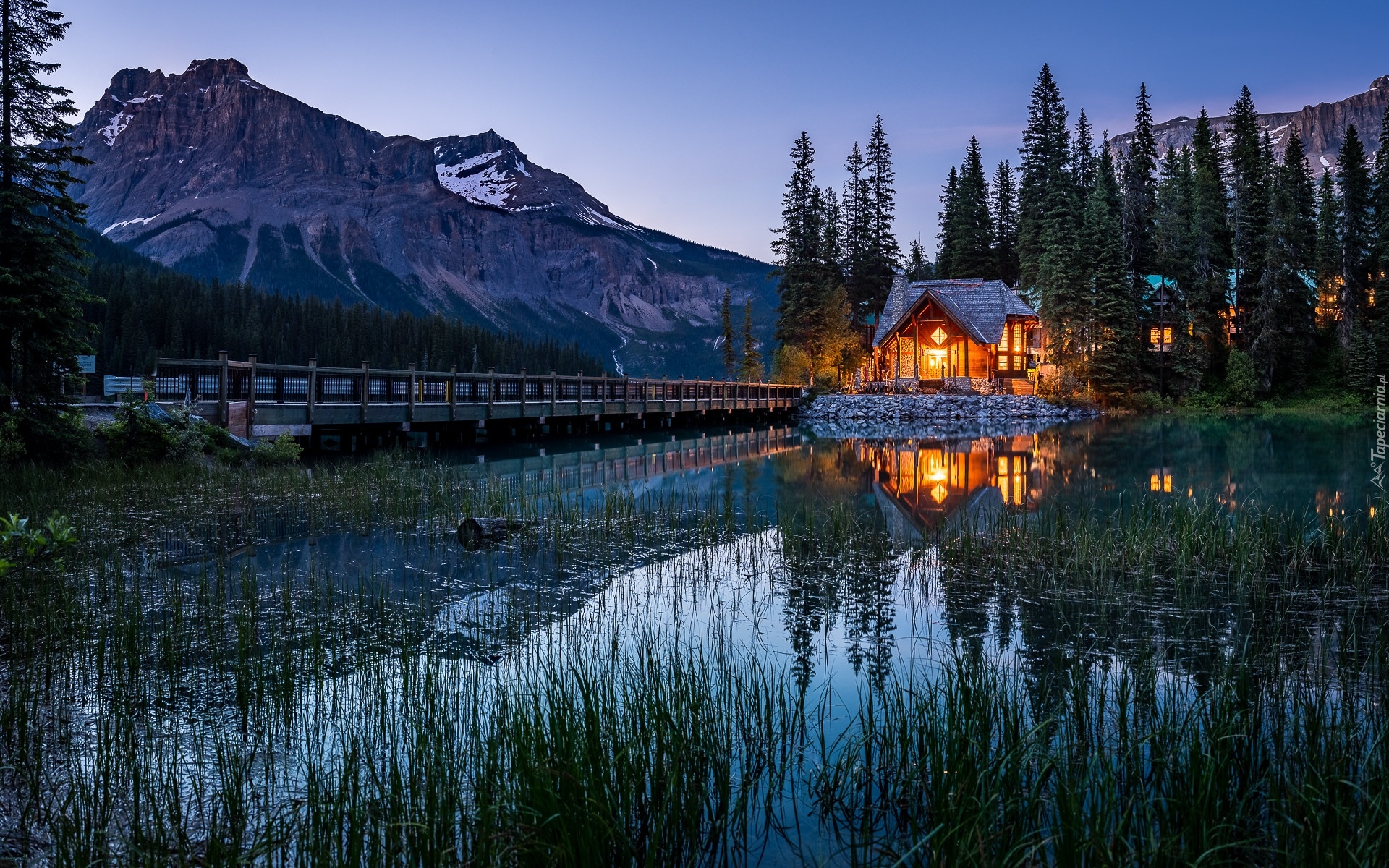 Park Narodowy Yoho, Jezioro, Emerald Lake, Dom, Odbicie, Most, Góry, Odbicie, Szuwary, Drzewa, Kanada