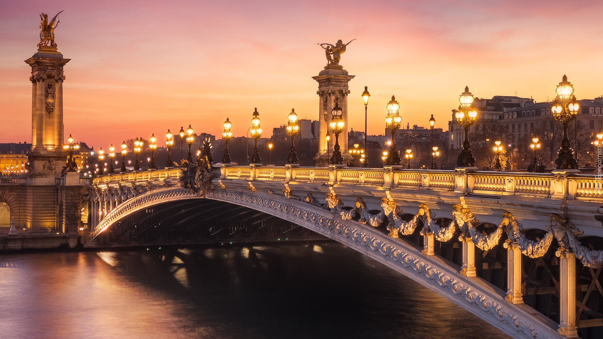 Francja, Paryż, Most Aleksandra III, Rzeka Sekwana, Latarnie, Oświetlenie