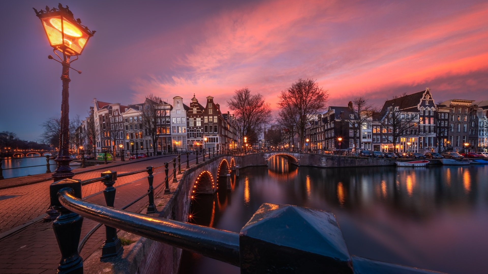 Holandia, Amsterdam, Most, Kanał, Domy, Światła, Zachód słońca