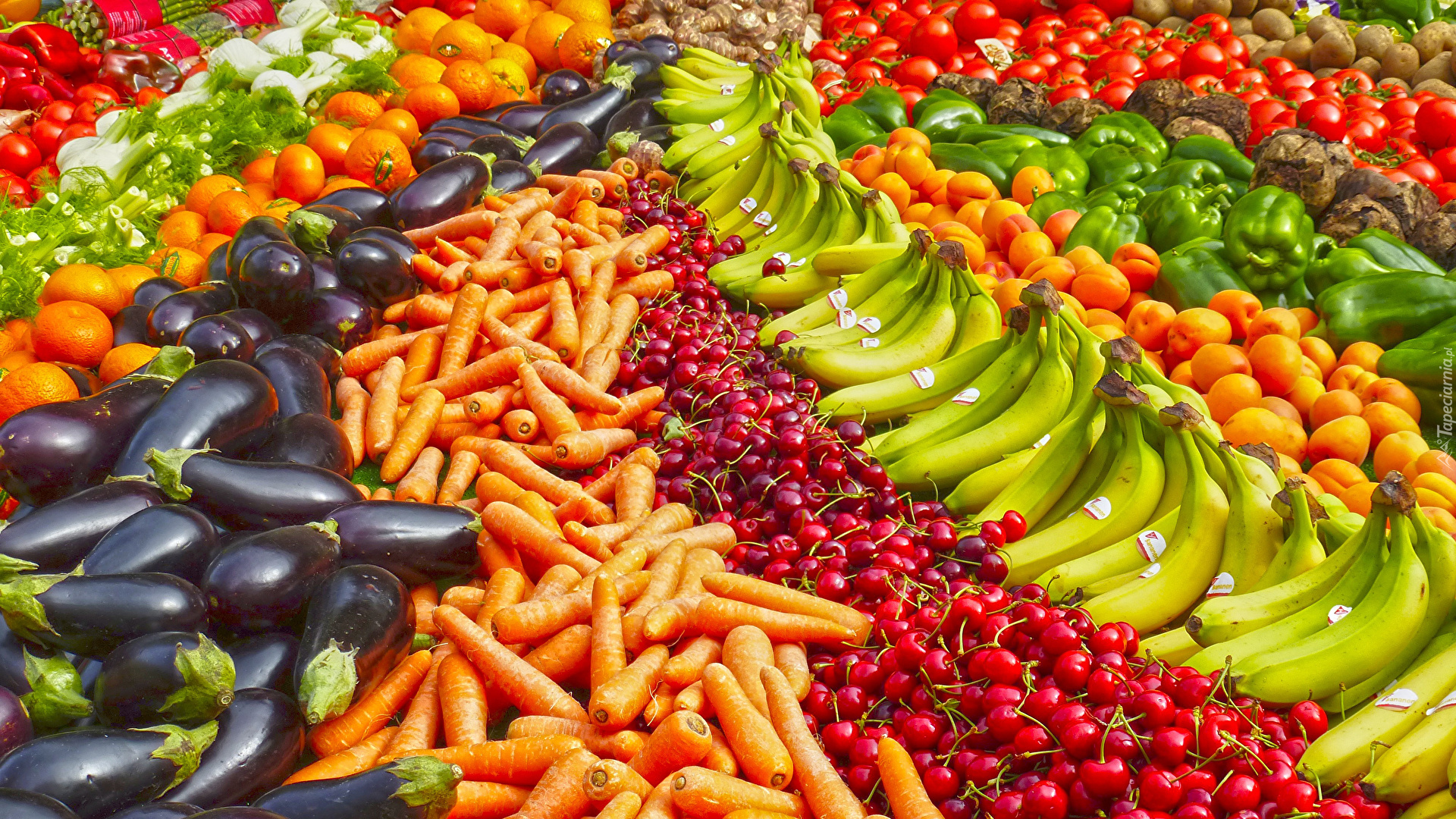 Warzywa, Owoce, Bakłażany, Marchew, Czereśnia, Banany, Pomidory, Papryka, Pomarańcza, Kiwi, Stragan