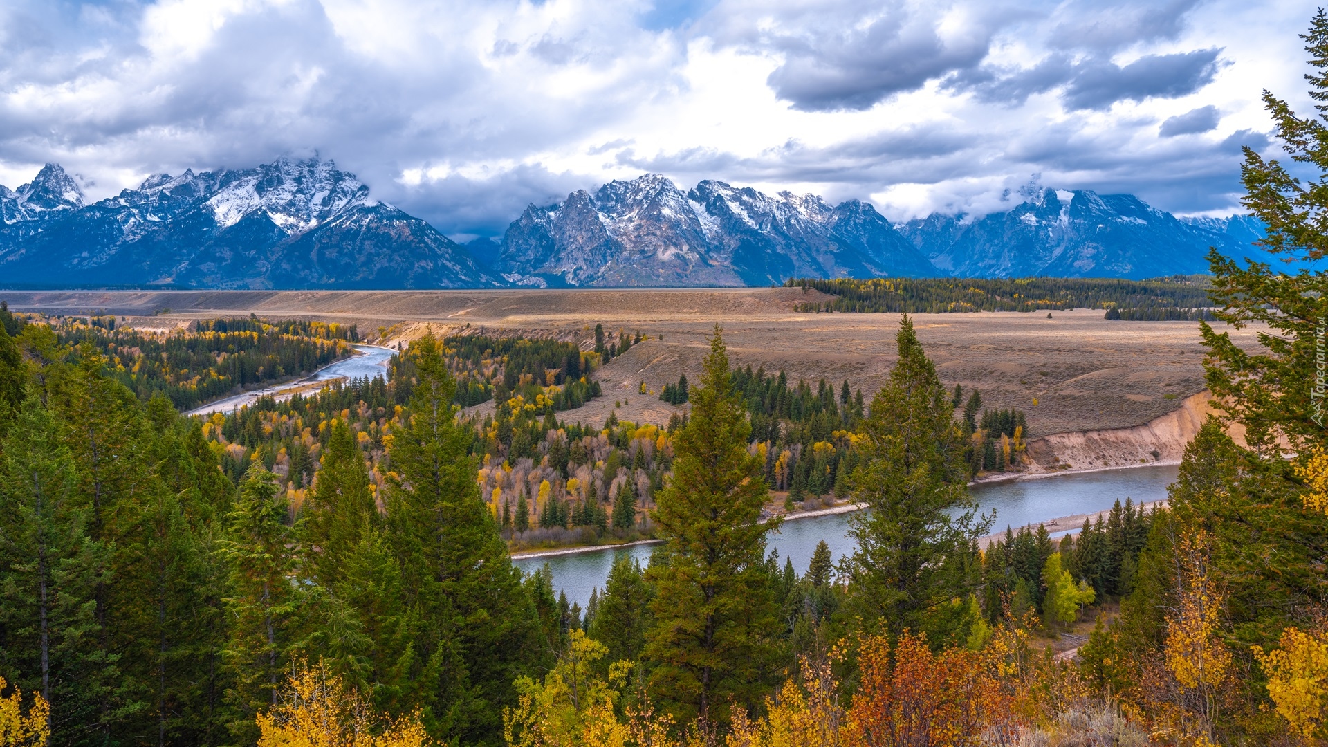 Park Narodowy Grand Teton, Góry, Teton Range, Las, Drzewa, Chmury, Rzeka Snake River, Stan Wyoming, Stany Zjednoczone