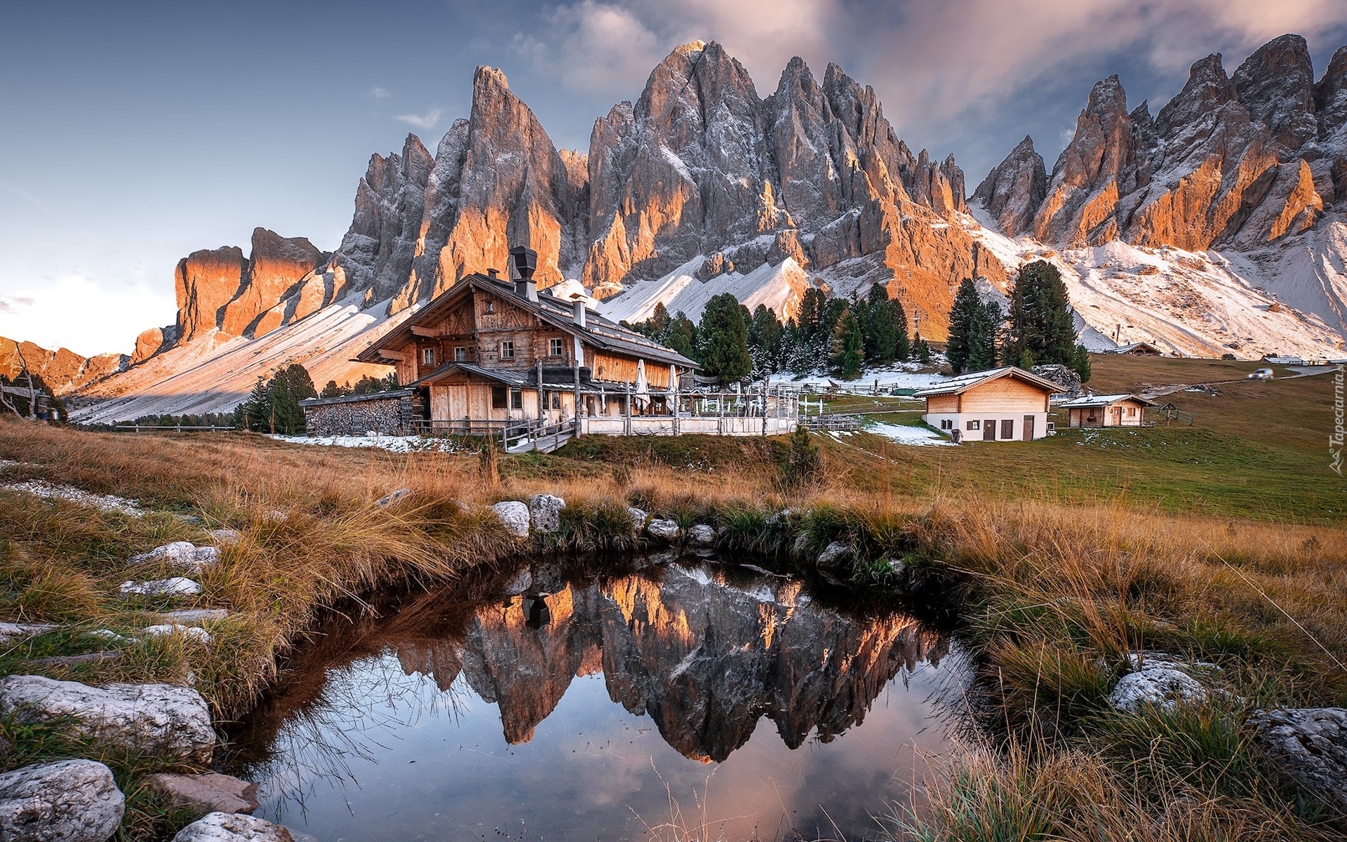 Włochy, Dolomity, Park krajobrazowy Puez Odle, Dom, Góry, Chmury, Drzewa