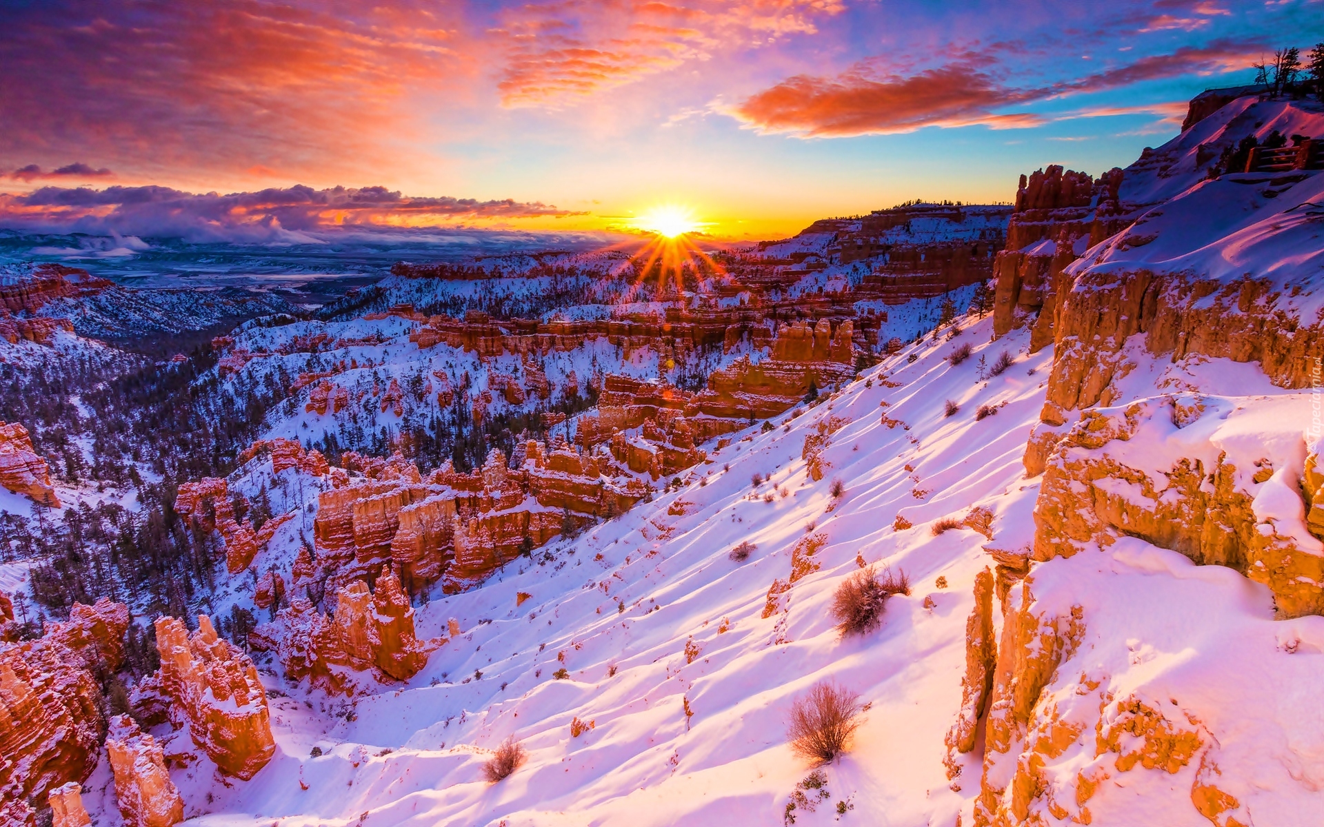 Stany Zjednoczone, Utah, Park Narodowy Bryce Canyon, Góry, Skały, Promienie słońca, Zima