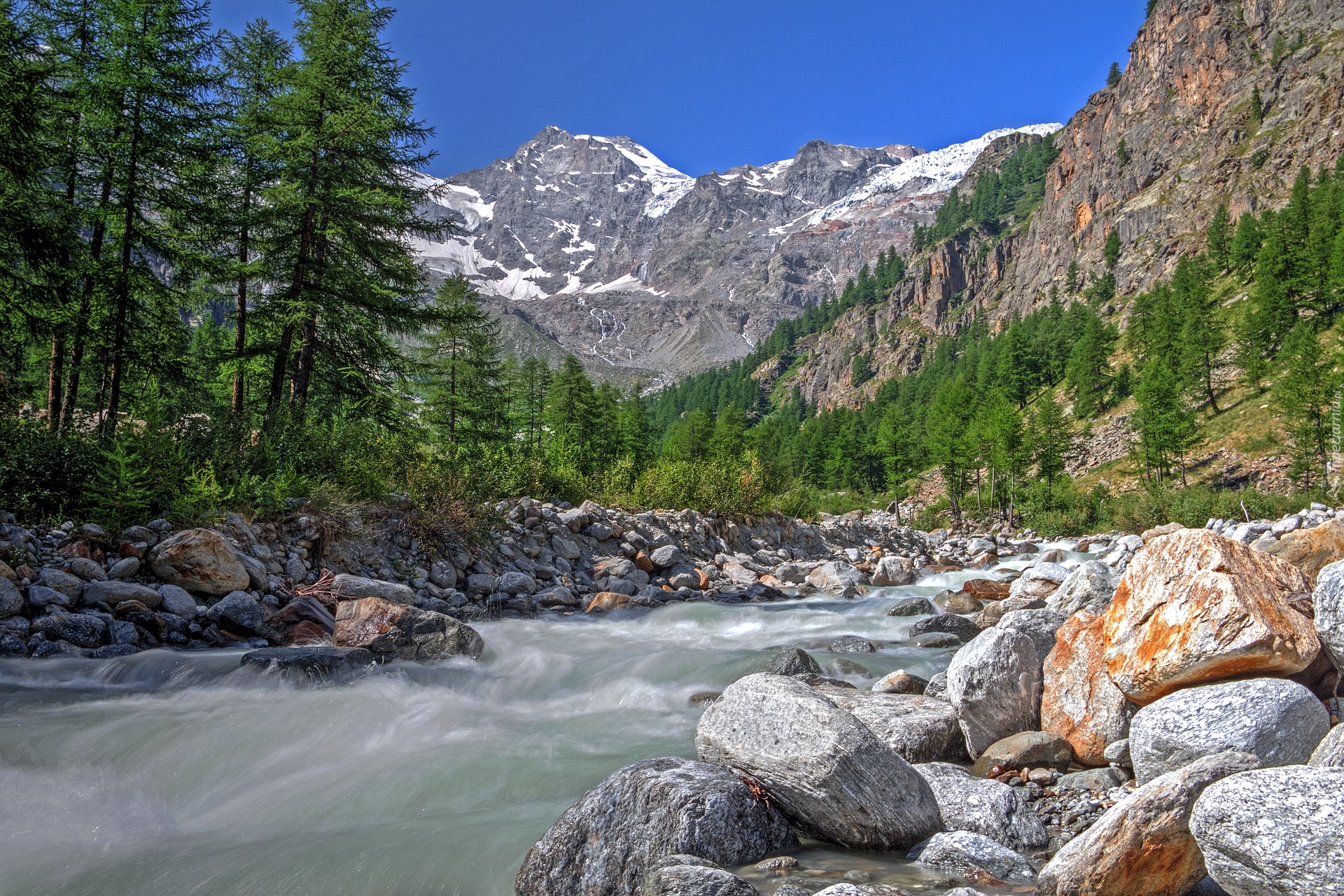 Dolina Aosty, Kamienie, Rzeka, Góry, Alpy, Park Narodowy Gran Paradiso, Włochy