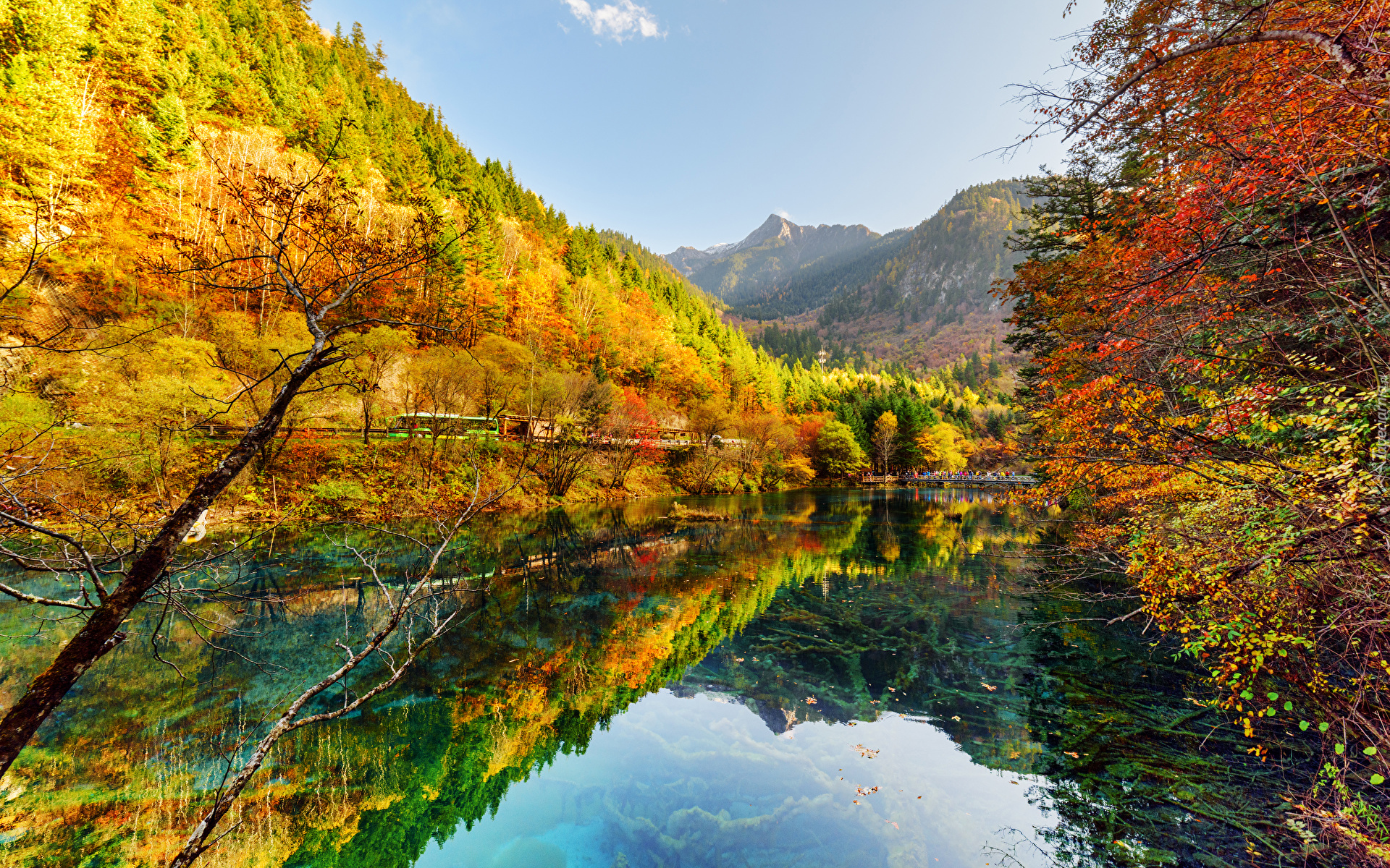 Chiny, Park Narodowy Jiuzhaigou, Jezioro, Góry, Jesień, Drzewa