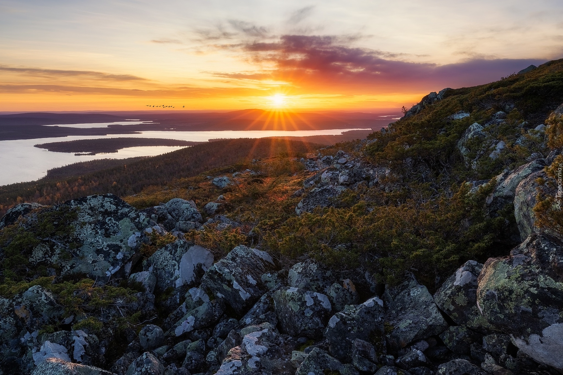 Góry, Skały, Ptaki, Niebo, Park Narodowy Pallas-Yllastunturin, Finlandia