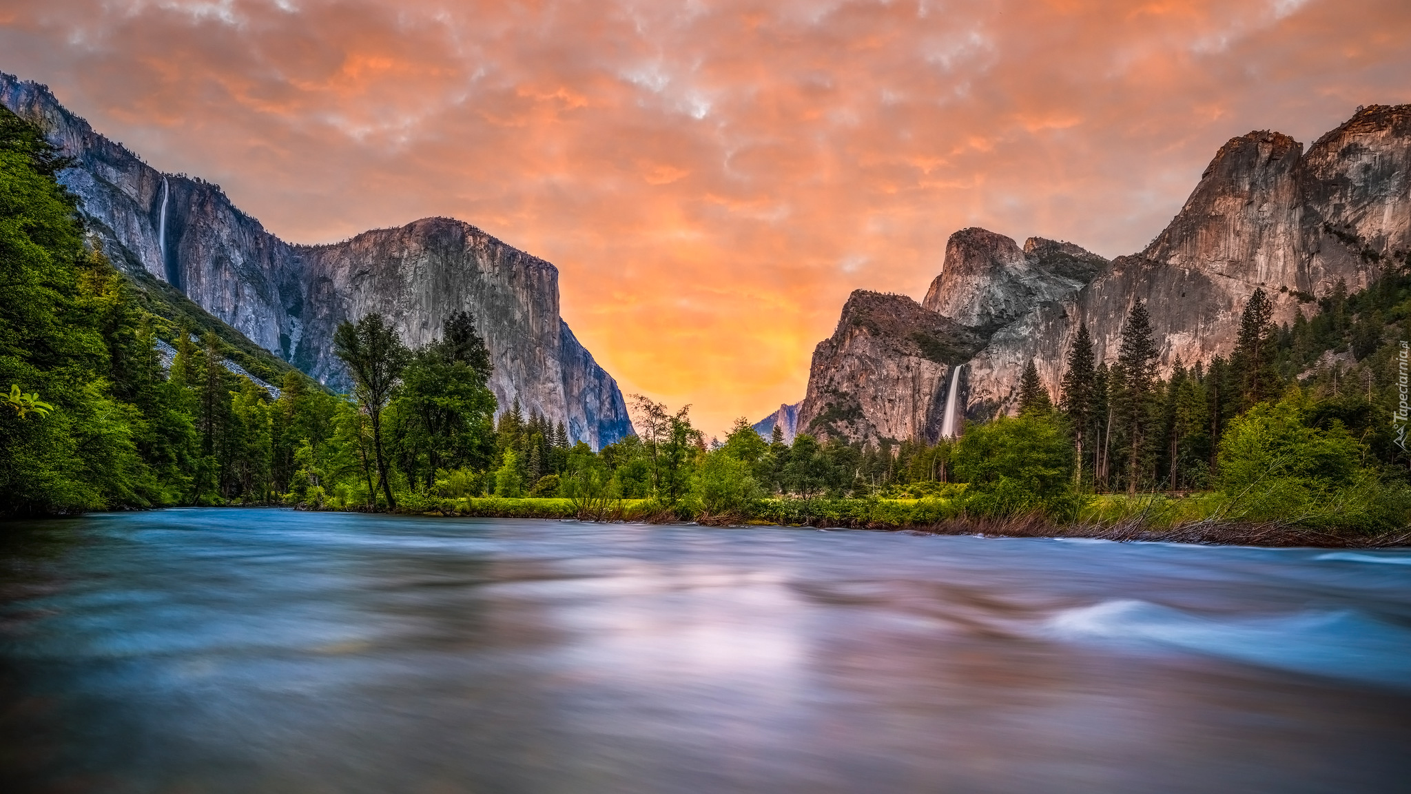 Drzewa, Góry, Formacja skalna, El Capitan, Rzeka, Merced, Park Narodowy Yosemite, Stan Kalifornia, Stany Zjednoczone