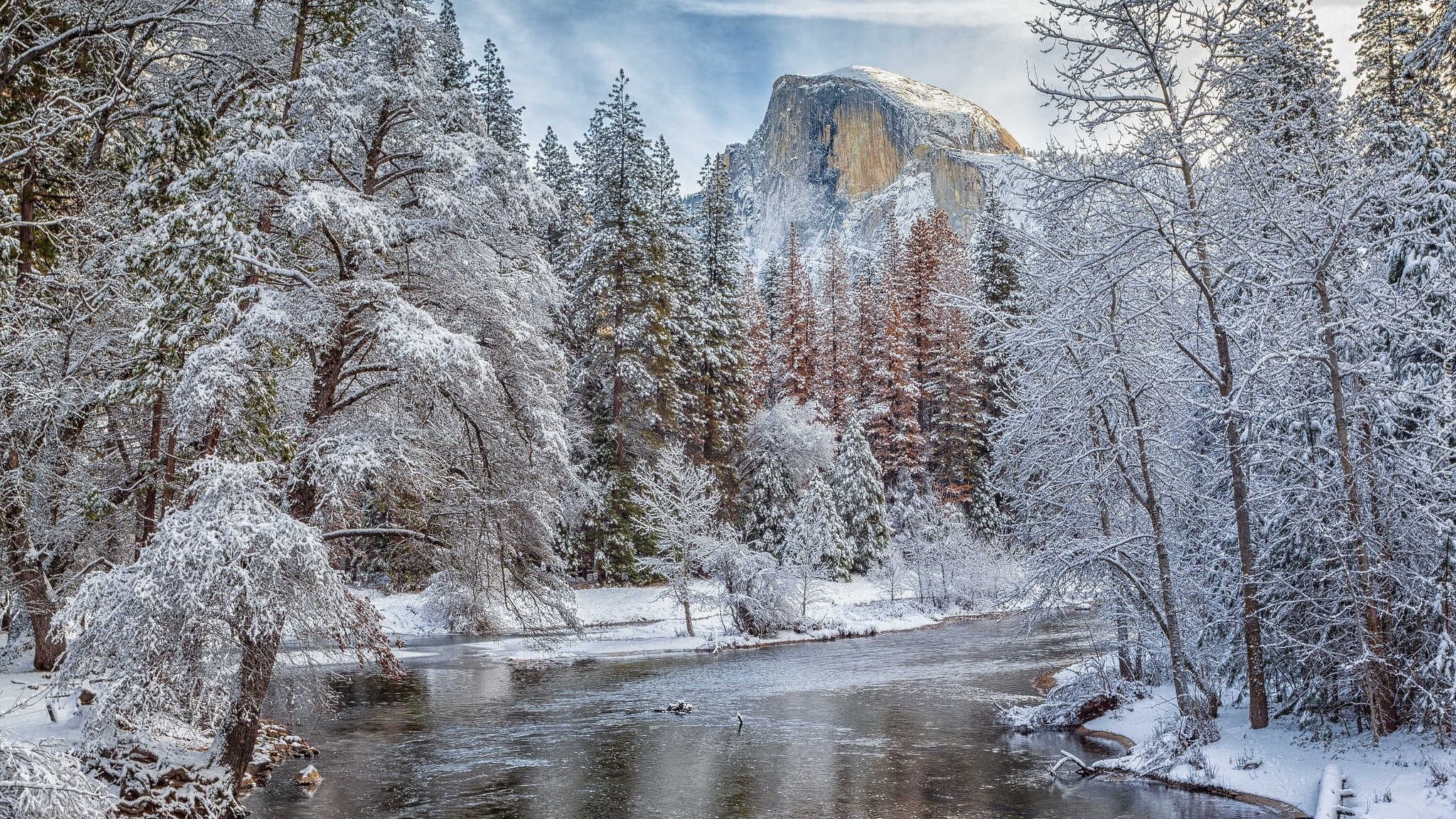 Stany Zjednoczone, Stan Kalifornia, Park Narodowy Yosemite, Zima, Rzeka Merced River, Góry, Drzewa, Las